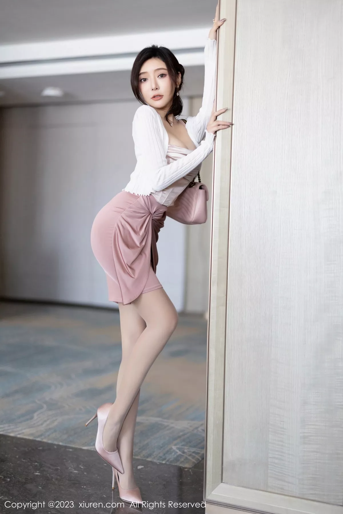 秀人集.com_[XiuRen秀人网]No.7640_女神王馨瑶yanni粉色连衣短裙+黑色情趣服秀完美身材诱惑写真88P