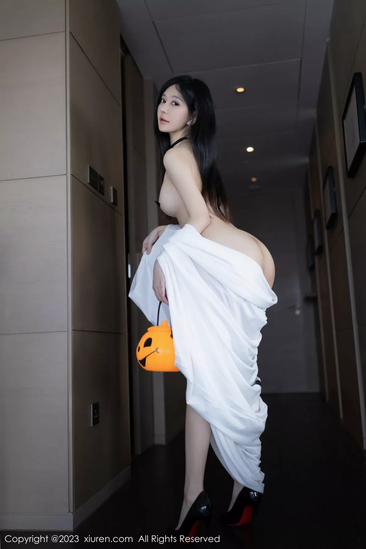 秀人集.com_[XiuRen秀人网]No.7649_模特幼幼性感黑色皮质情趣服饰配黑丝吊袜秀完美身材诱惑写真80P