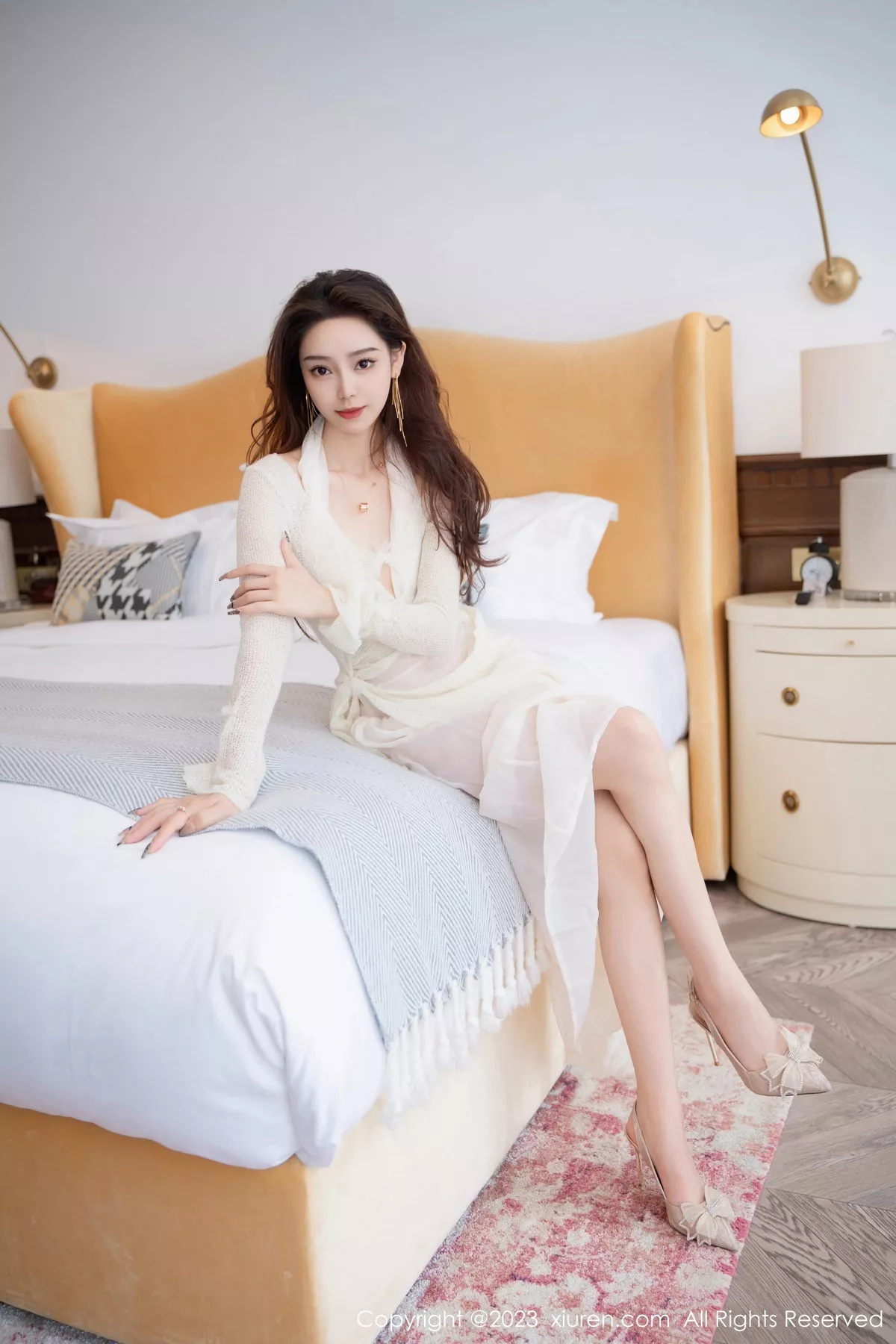 秀人集.com_[XiuRen秀人网]No.7658_模特苏曼兮性感白色薄纱长裙露白色丁字裤秀翘臀美腿诱惑写真97P