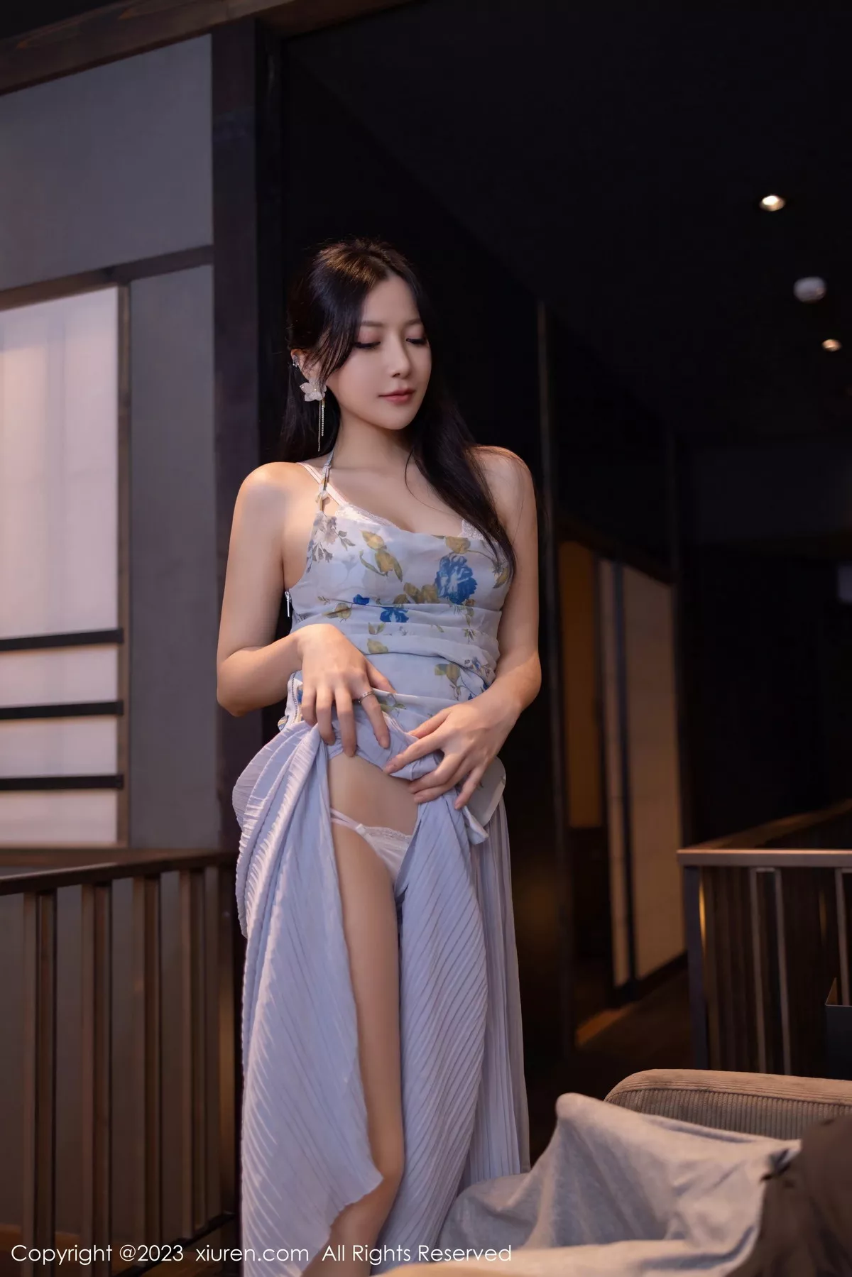 秀人集.com_[XiuRen秀人网]No.7681_模特鱼子酱Fish情节拍摄性感蓝灰上衣配长裙秀曼妙身姿诱惑写真81P