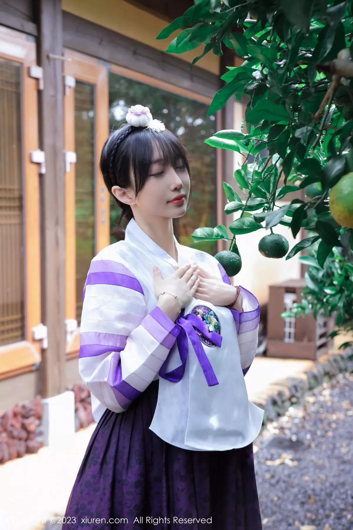 秀人集.com_[XiuRen秀人网]No.7677_模特玥儿玥er济州岛旅拍大长今服饰半脱秀完美身姿迷人诱惑写真66P