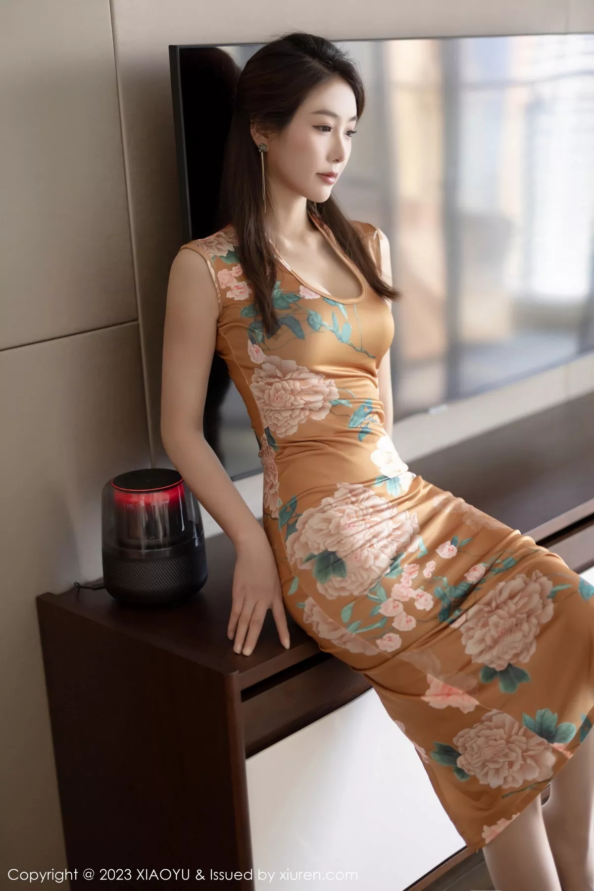 秀人集.com_[XiaoYu画语界]Vol.1133_模特苏苏阿私房性感暖色旗袍+粉色连体内衣秀曼妙身姿诱惑写真82P