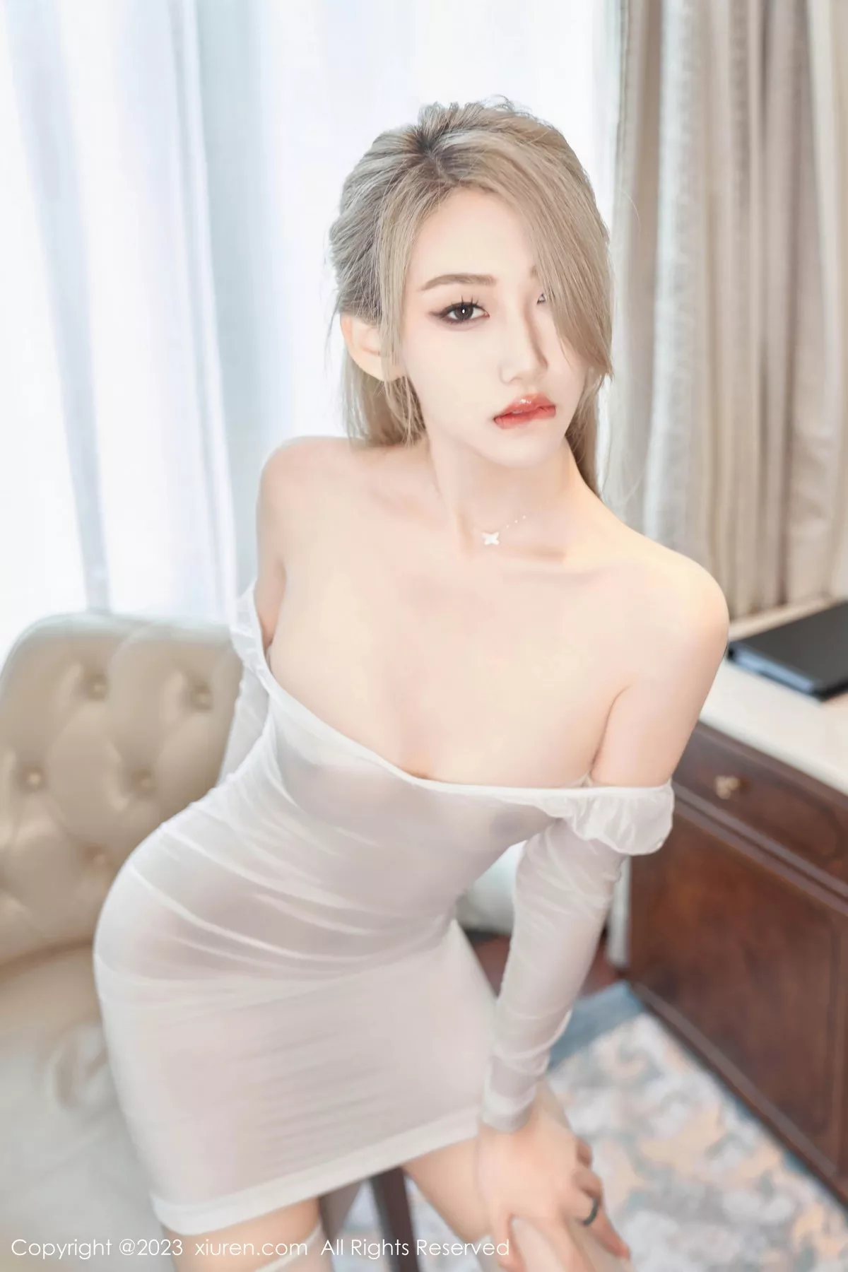 秀人集.com_[XiuRen秀人网]No.7566_模特沈青黛性感浅灰色连衣短裙配白丝袜秀曼妙身姿迷人诱惑写真91P