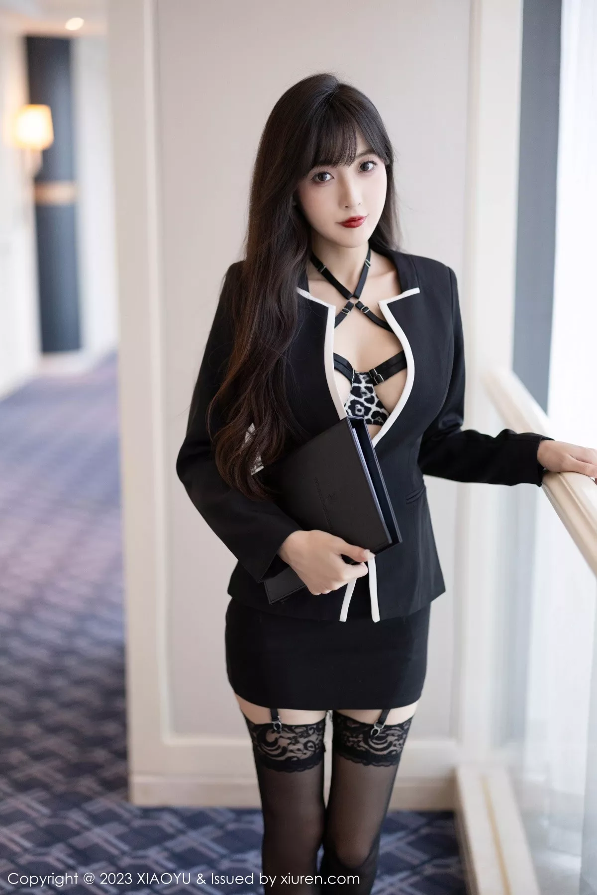 秀人集.com_[XiaoYu画语界]Vol.1149_模特林星阑脱黑色上衣露性感黑色情趣服饰配黑丝吊袜魅惑写真85P