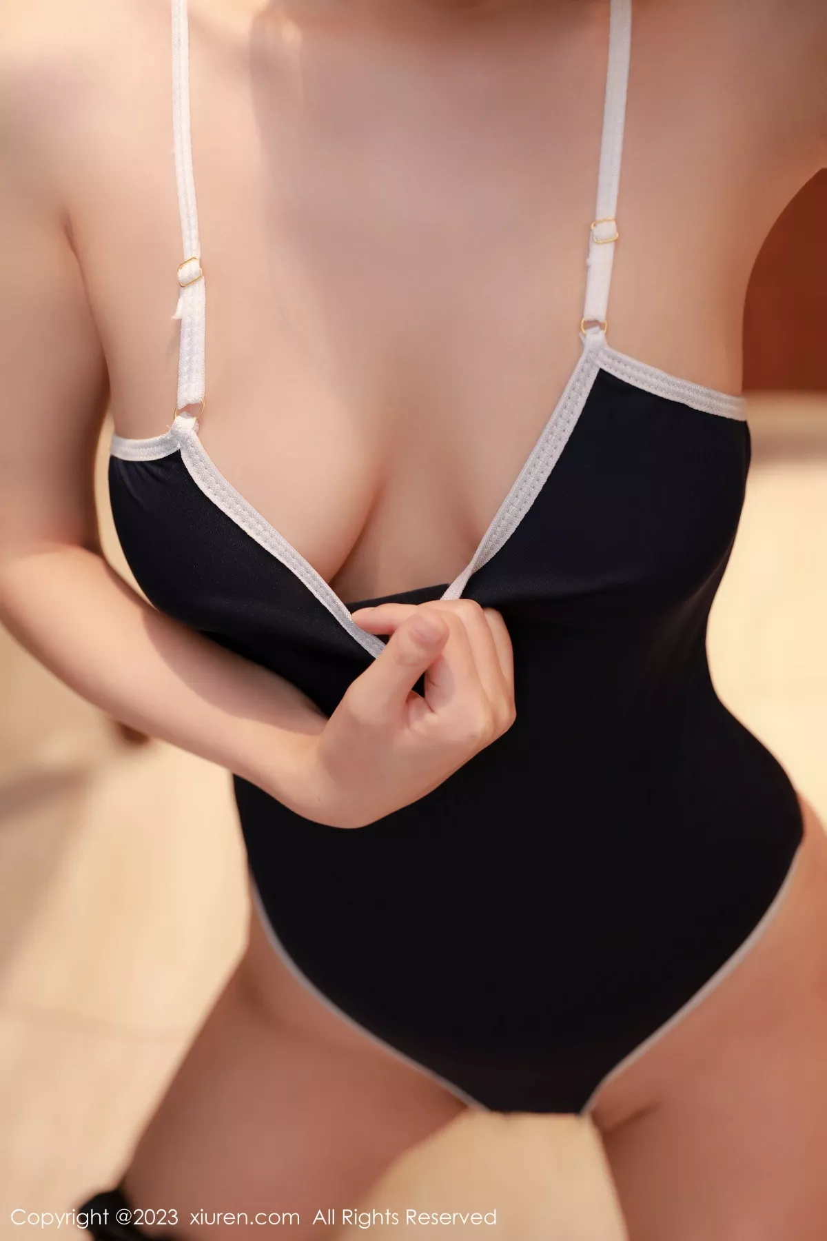 秀人集.com_[XiuRen秀人网]No.7685_模特林煊煊性感蓝色高叉连体内衣配黑丝袜秀丰满身材诱惑写真81P