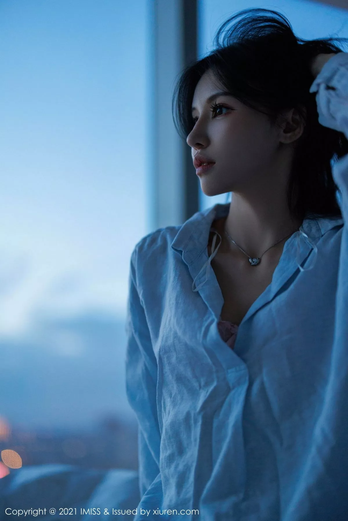 秀人集.com_[IMISS爱蜜社]Vol.759_模特泥鳅鳅床上性感淡蓝T恤露粉色蕾丝内衣秀完美身材诱惑写真35P