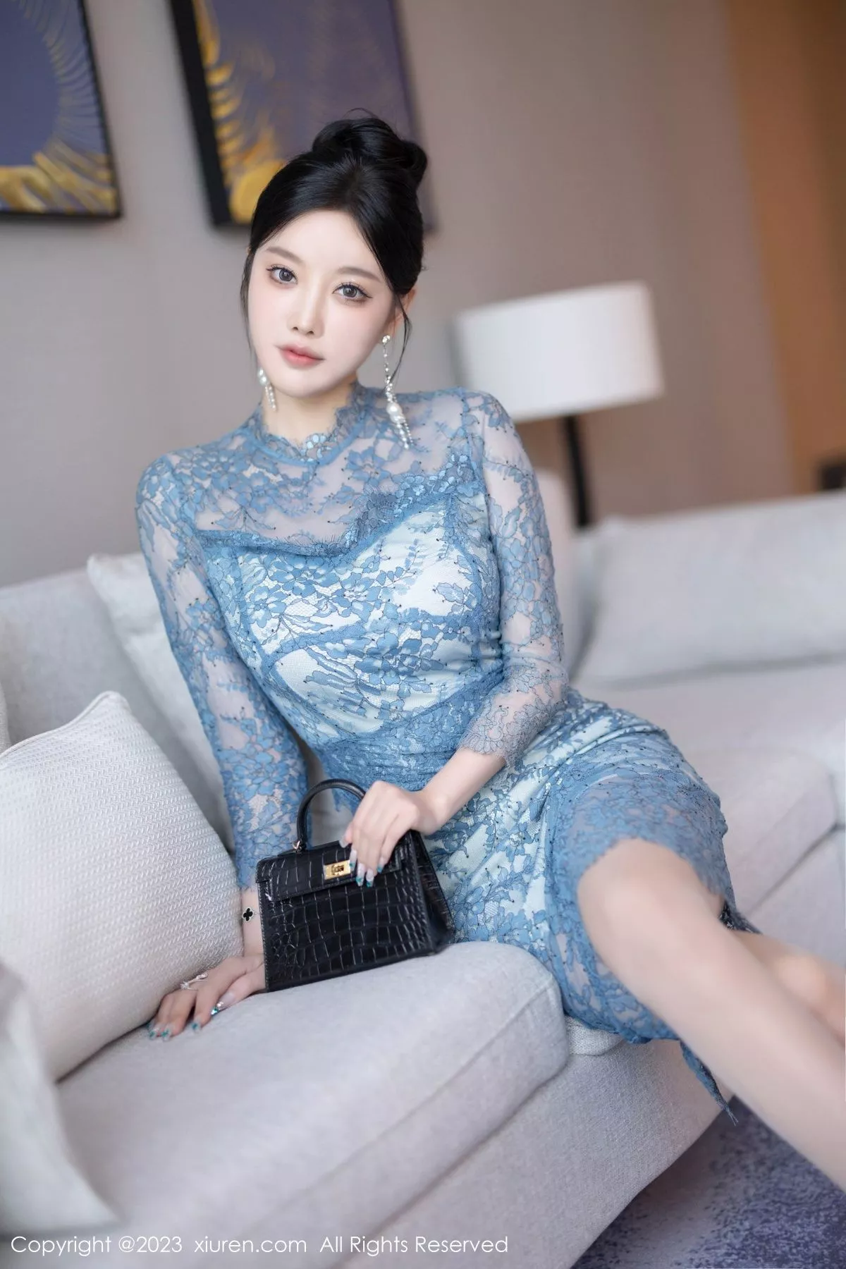 秀人集.com_[XiuRen秀人网]No.7732_女神杨晨晨蓝灰色薄纱旗袍+性感淡蓝情趣服秀惹火身材诱惑写真82P