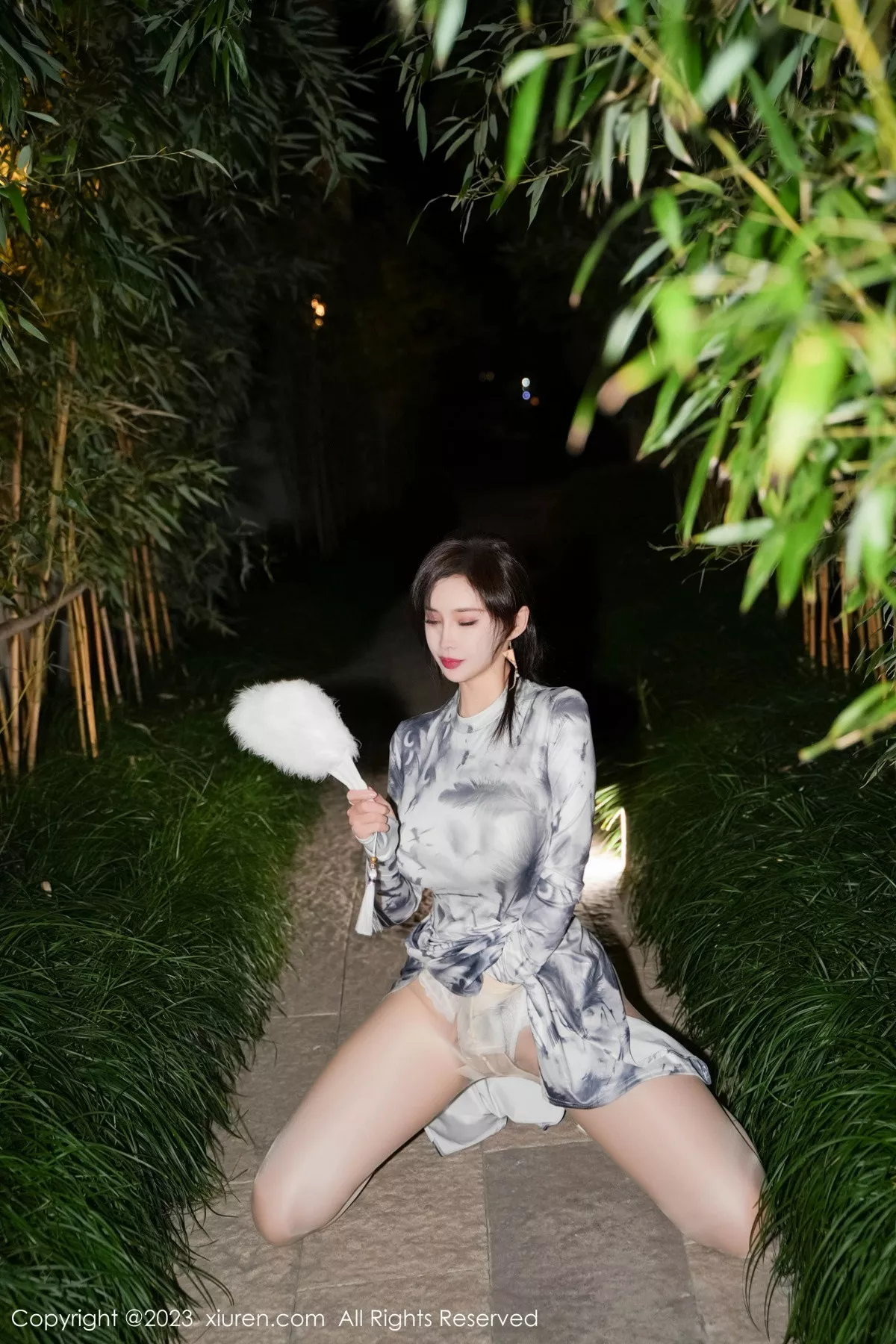 秀人集.com_[XiuRen秀人网]No.7744_女神Carol周妍希户外性感长旗袍露白色内衣秀完美身材诱惑写真77P