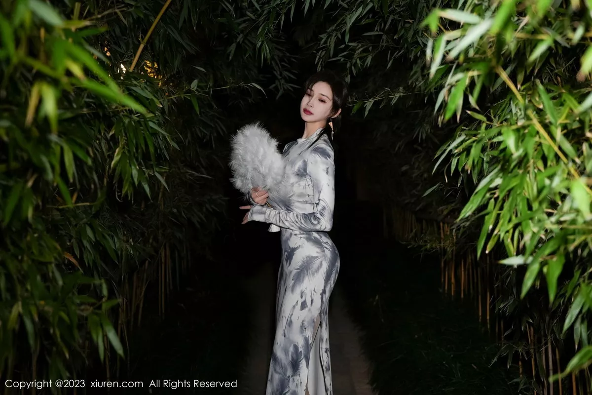 秀人集.com_[XiuRen秀人网]No.7744_女神Carol周妍希户外性感长旗袍露白色内衣秀完美身材诱惑写真77P