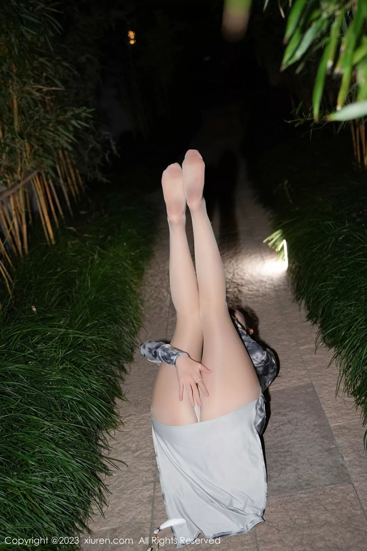 秀人集.com_[XiuRen秀人网]No.7744_女神Carol周妍希户外性感长旗袍露白色内衣秀完美身材诱惑写真77P