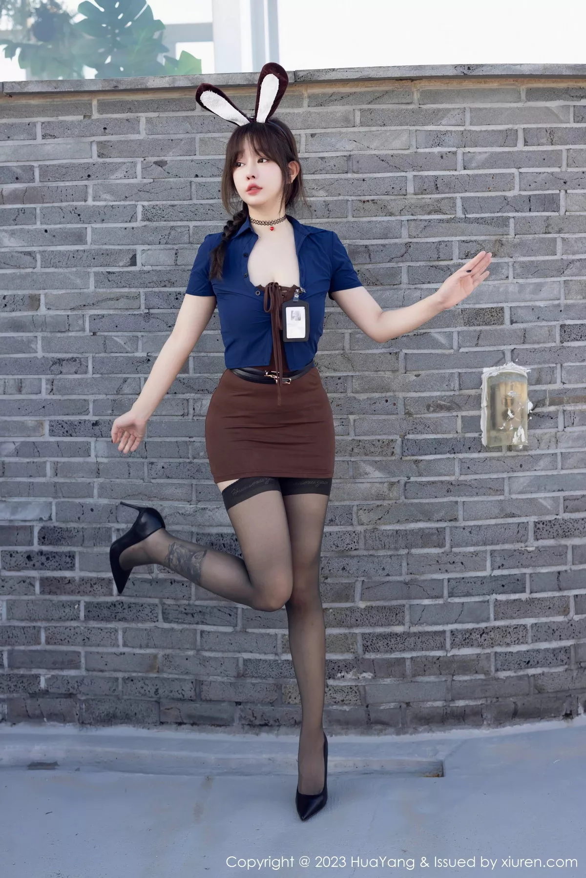 秀人集.com_[HuaYang花漾]Vol.555_女神王雨纯户外性感兔女郎装扮黑丝吊袜秀翘臀美腿撩人诱惑写真113P