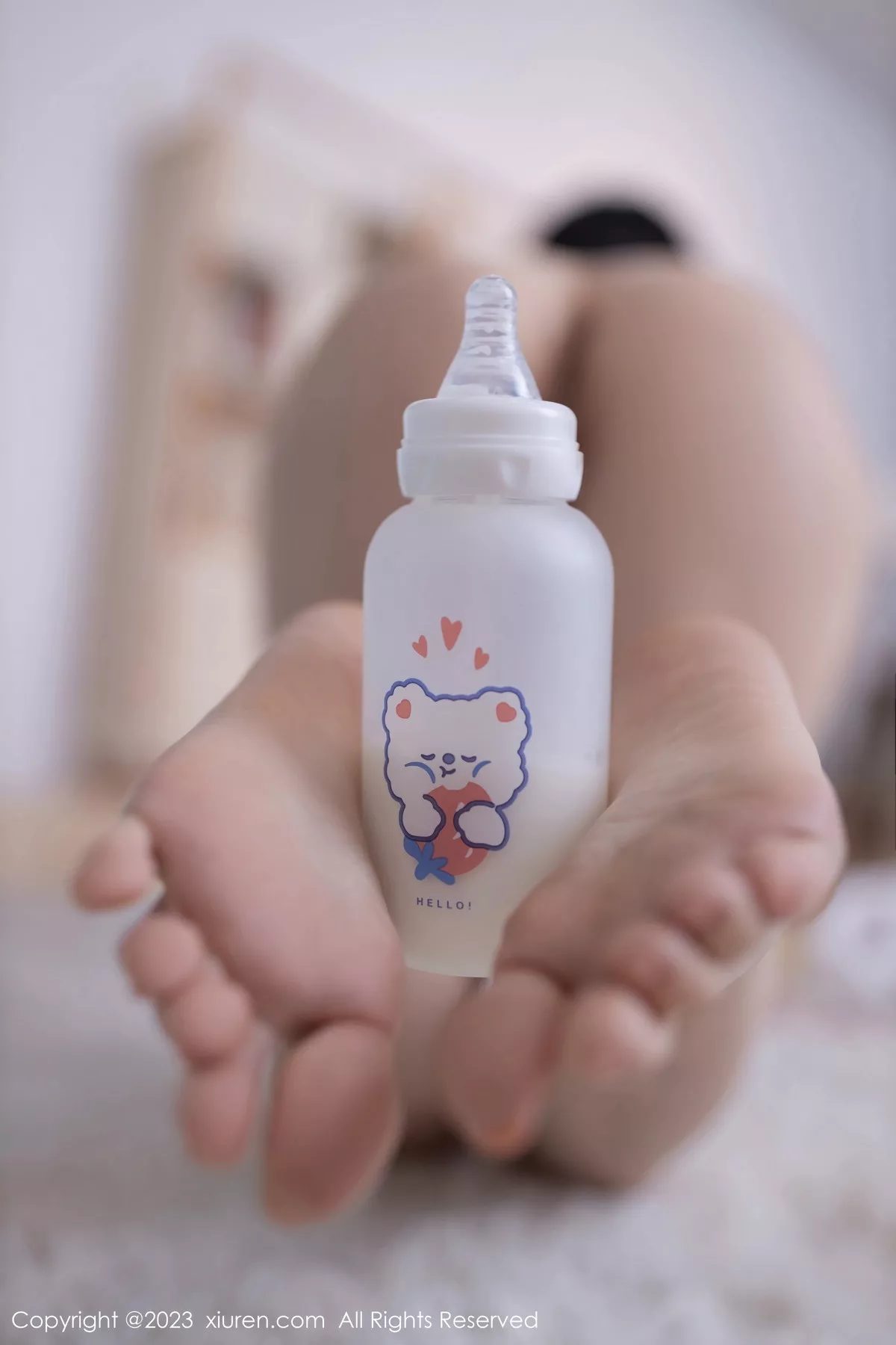 秀人集.com_[XiuRen秀人网]No.7752_模特鱼子酱Fish性感白色吊带上衣配粉色短裤秀曼妙身姿诱惑写真80P