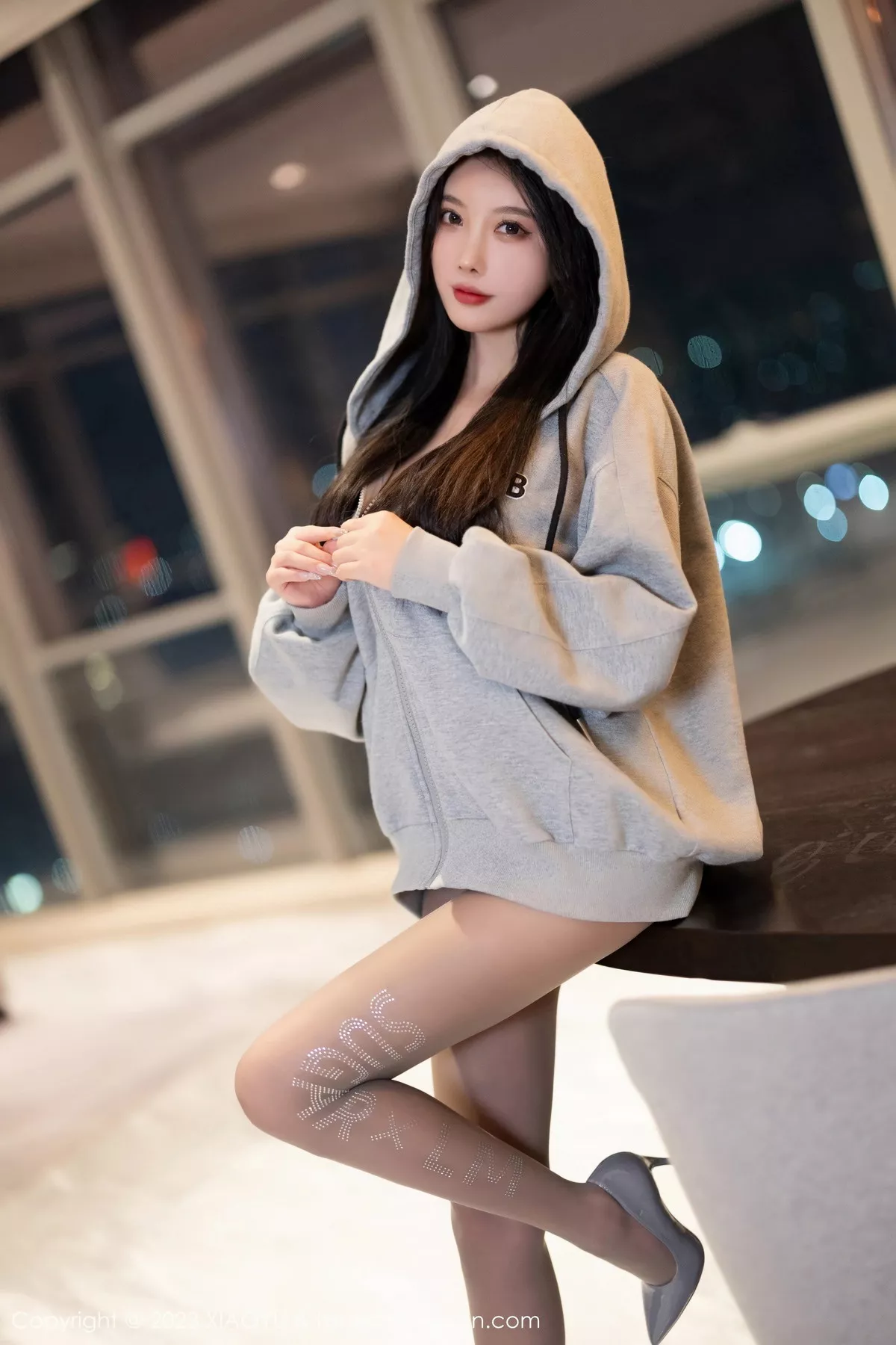 秀人集.com_[XiaoYu画语界]Vol.1156_女神杨晨晨Yome灰色蕾丝内衣配开档灰丝秀丰腴身材诱惑写真100P