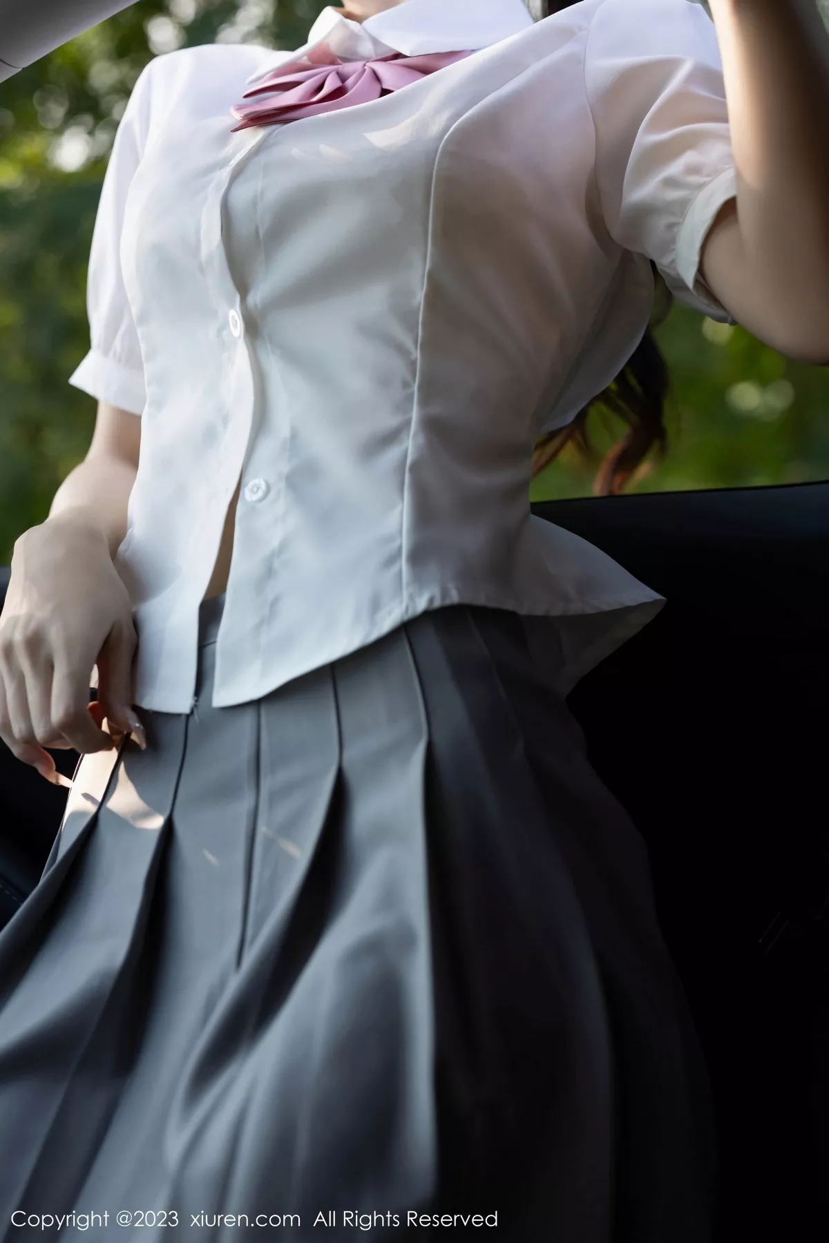 秀人集.com_[XiuRen秀人网]No.7771_模特林星阑性感白T配灰短裙露白色蕾丝内衣秀曼妙身姿诱惑写真83P