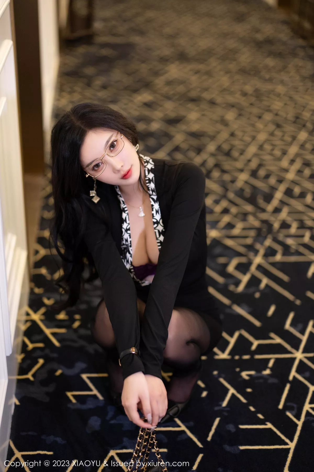 秀人集.com_[XiaoYu画语界]Vol.1160_女神杨晨晨Yome性感黑色连衣短裙露紫色蕾丝内衣完美诱惑写真92P