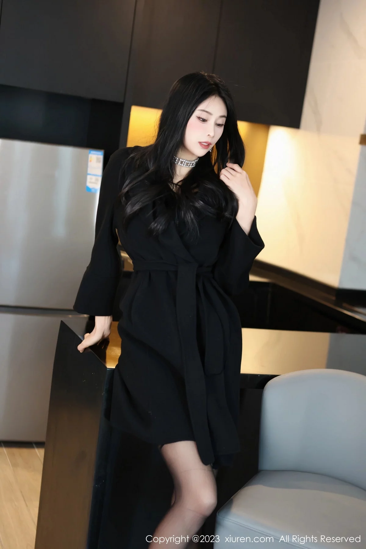 秀人集.com_[XiuRen秀人网]No.7797_模特草莓mm脱黑色外套露黑色薄纱内衣配超薄黑丝极致魅惑写真70P