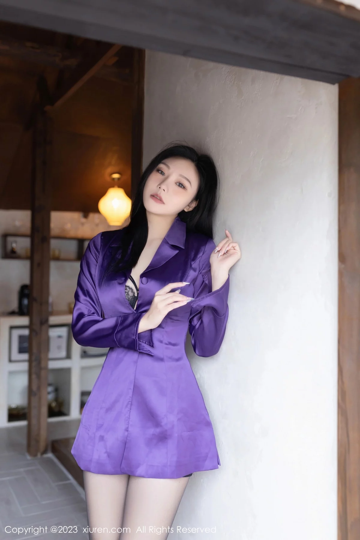 秀人集.com_[XiuRen秀人网]No.7798_模特安然anran紫色上衣露性感黑色蕾丝内衣配破烂黑丝诱惑写真77P