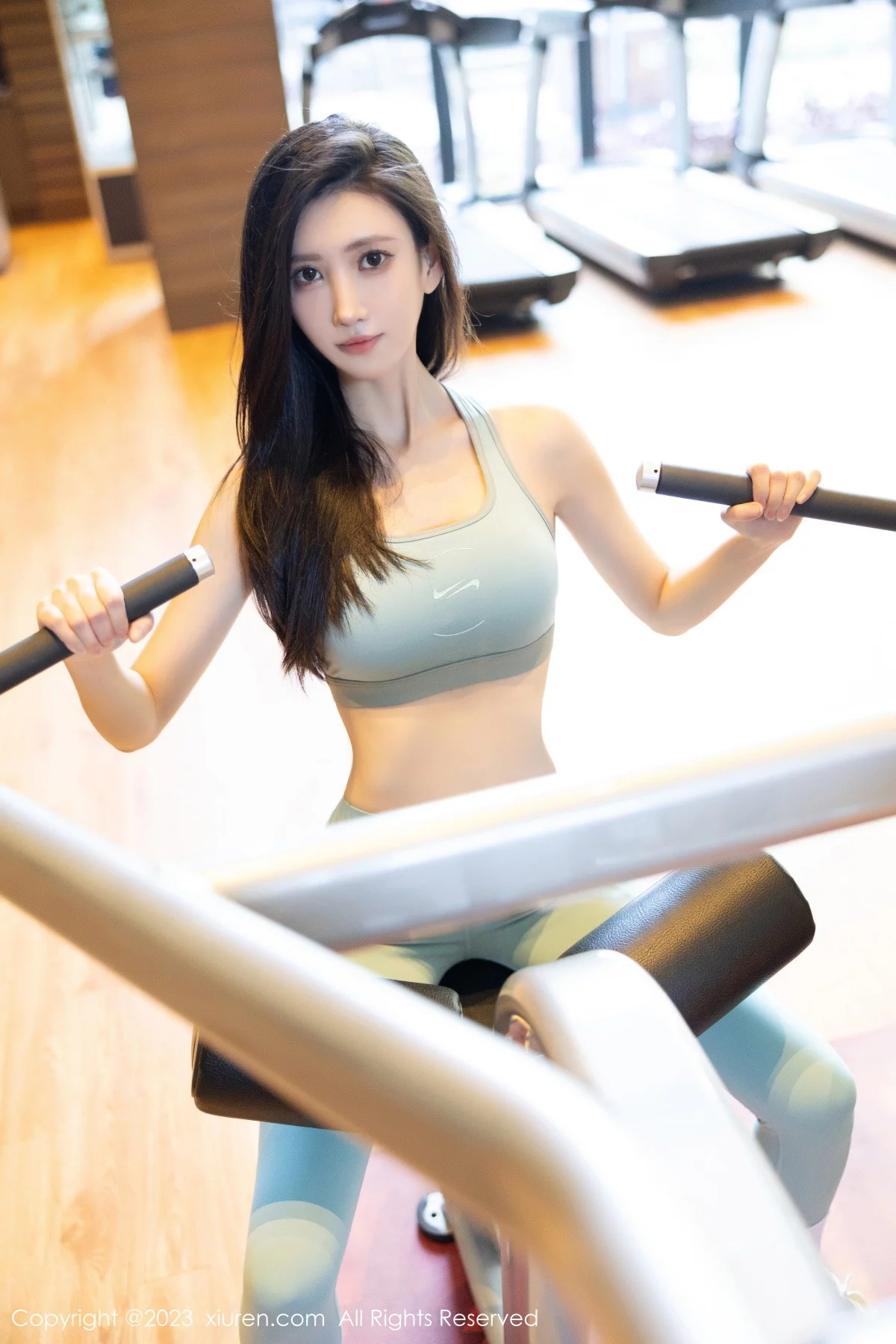 秀人集.com_[XiuRen秀人网]No.7810_模特章芃芃健身场所性感绿灰运动瑜伽服饰秀完美身材诱惑写真80P