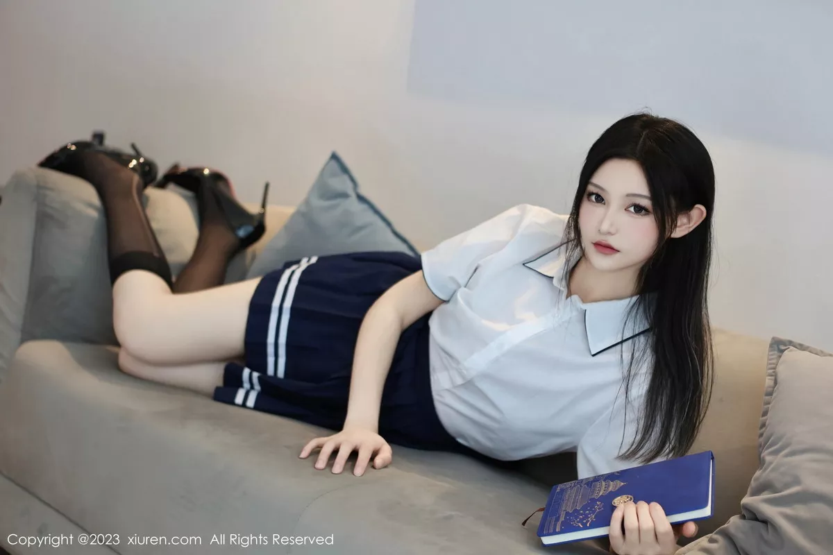 秀人集.com_[XiuRen秀人网]No.7697_模特大橘BBKira性感白色上衣配蓝短裙秀丰腴美臀撩人诱惑写真66P