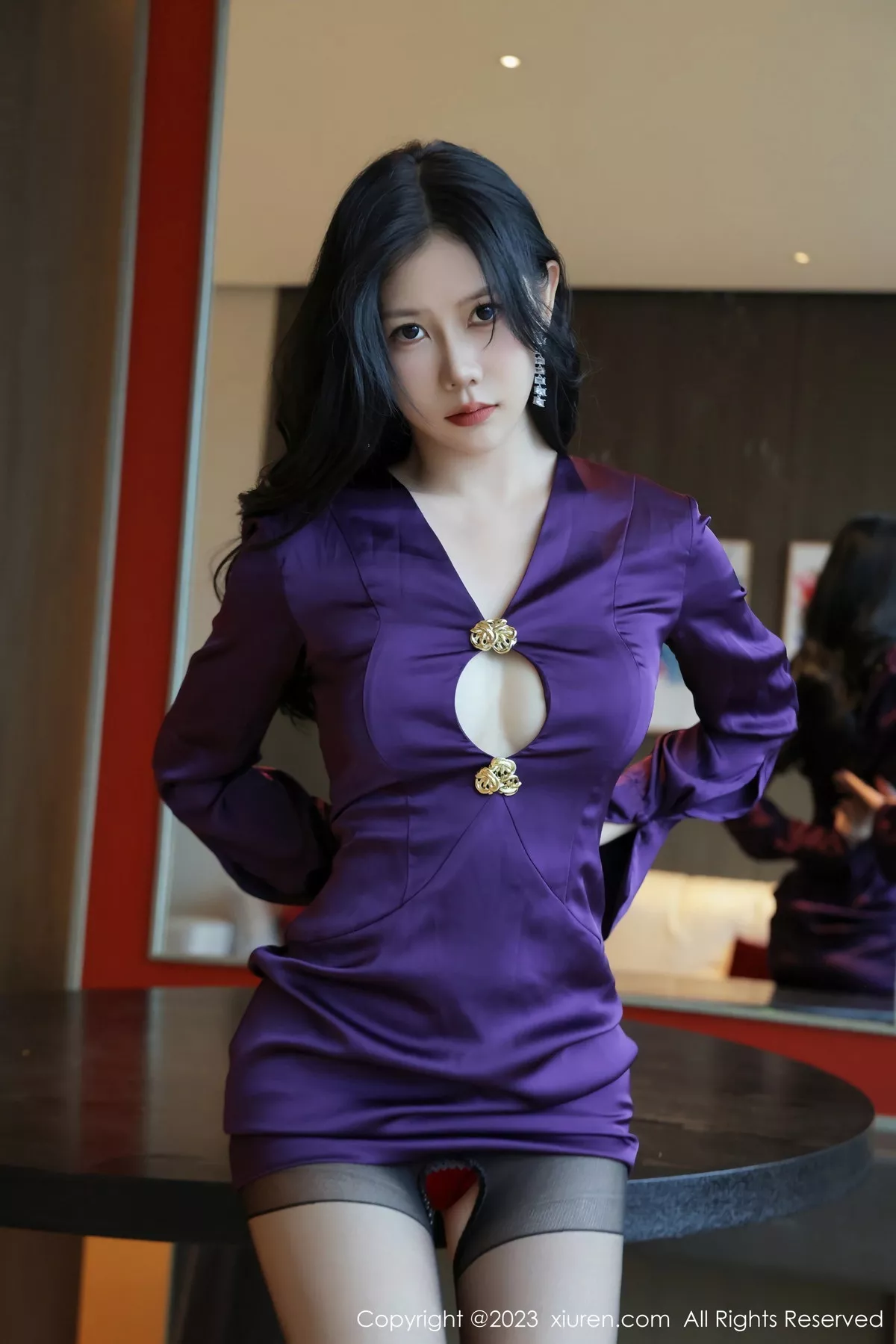 秀人集.com_[XiuRen秀人网]No.7700_模特尹甜甜性感紫色服饰露红色内裤配开档黑丝秀翘臀诱惑写真75P