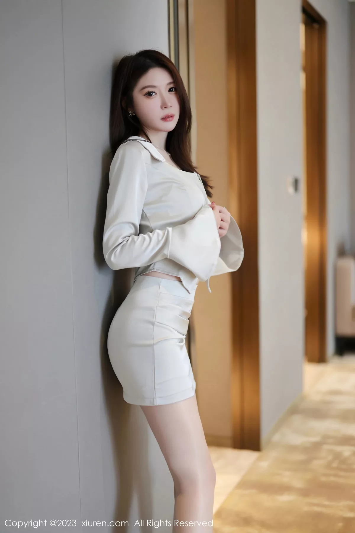 秀人集.com_[XiuRen秀人网]No.7709_模特梦心玥浅灰色套装露浅色内衣配开档肉丝秀曼妙身姿诱惑写真88P