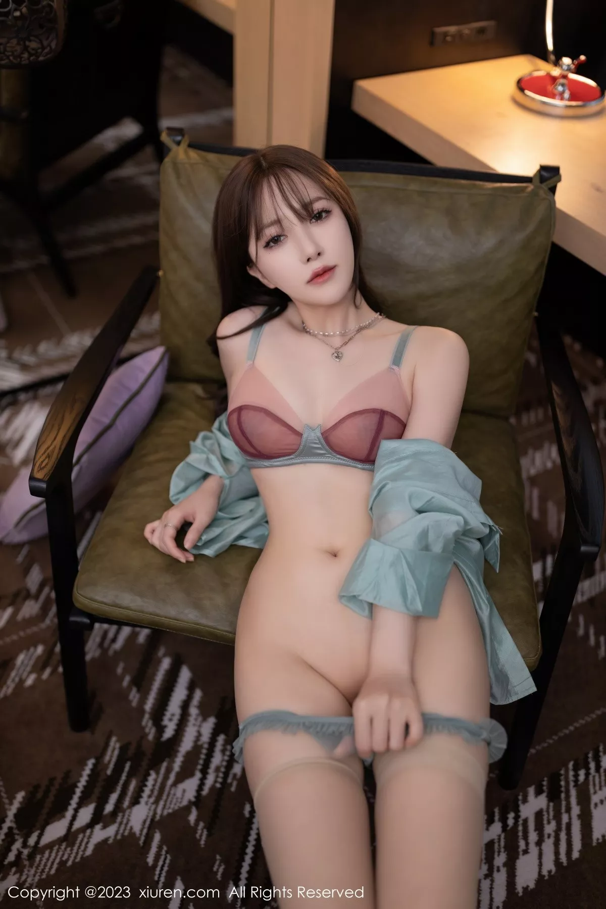 秀人集.com_[XiuRen秀人网]No.7721_模特鱼子酱Fish性感红灰色内衣配原色丝袜秀曼妙身姿迷人写真79P