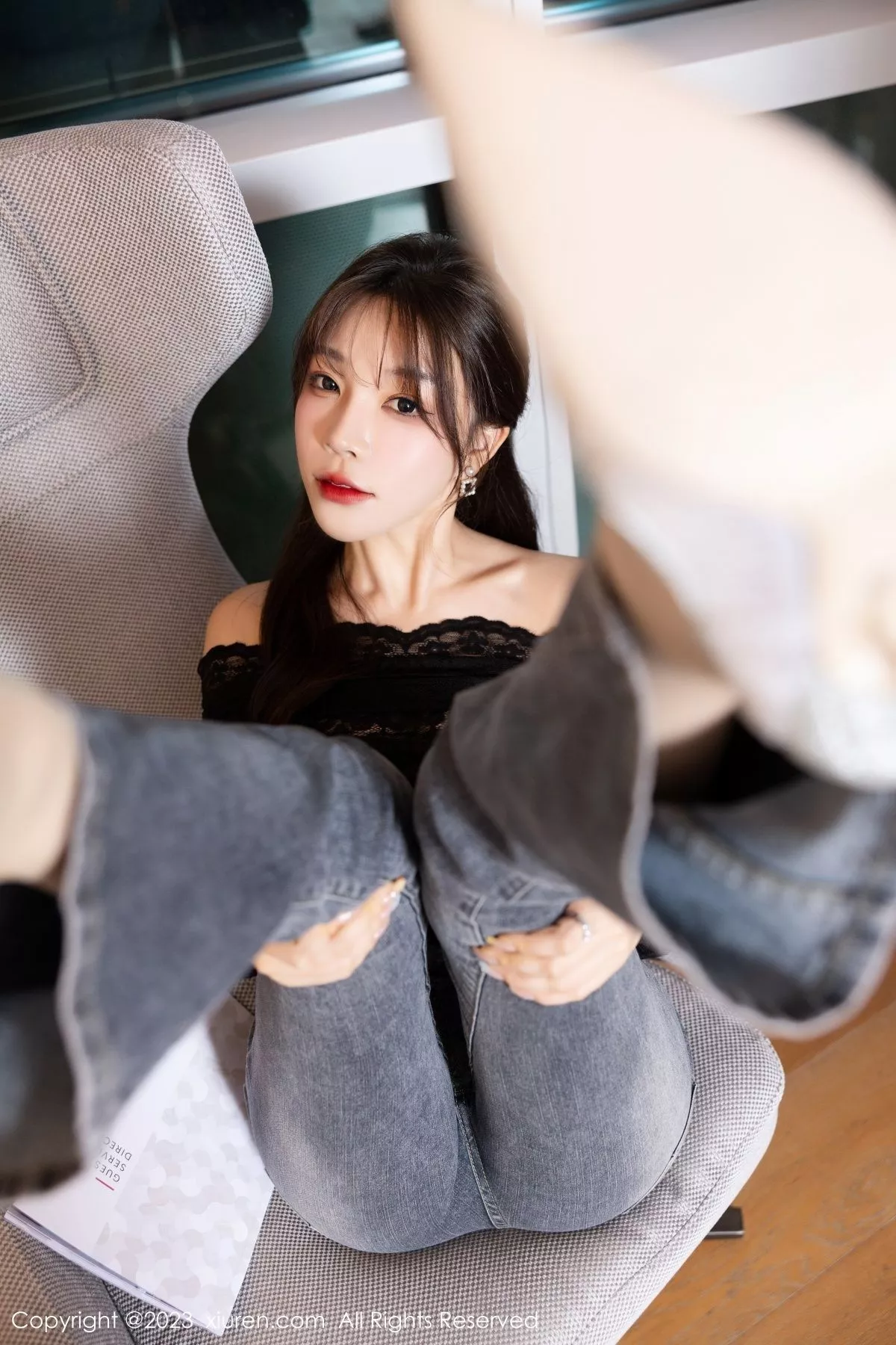 秀人集.com_[XiuRen秀人网]No.7717_女神徐莉芝Booty黑丝薄纱上衣配牛仔裤露超薄肉丝惹火诱惑写真92P