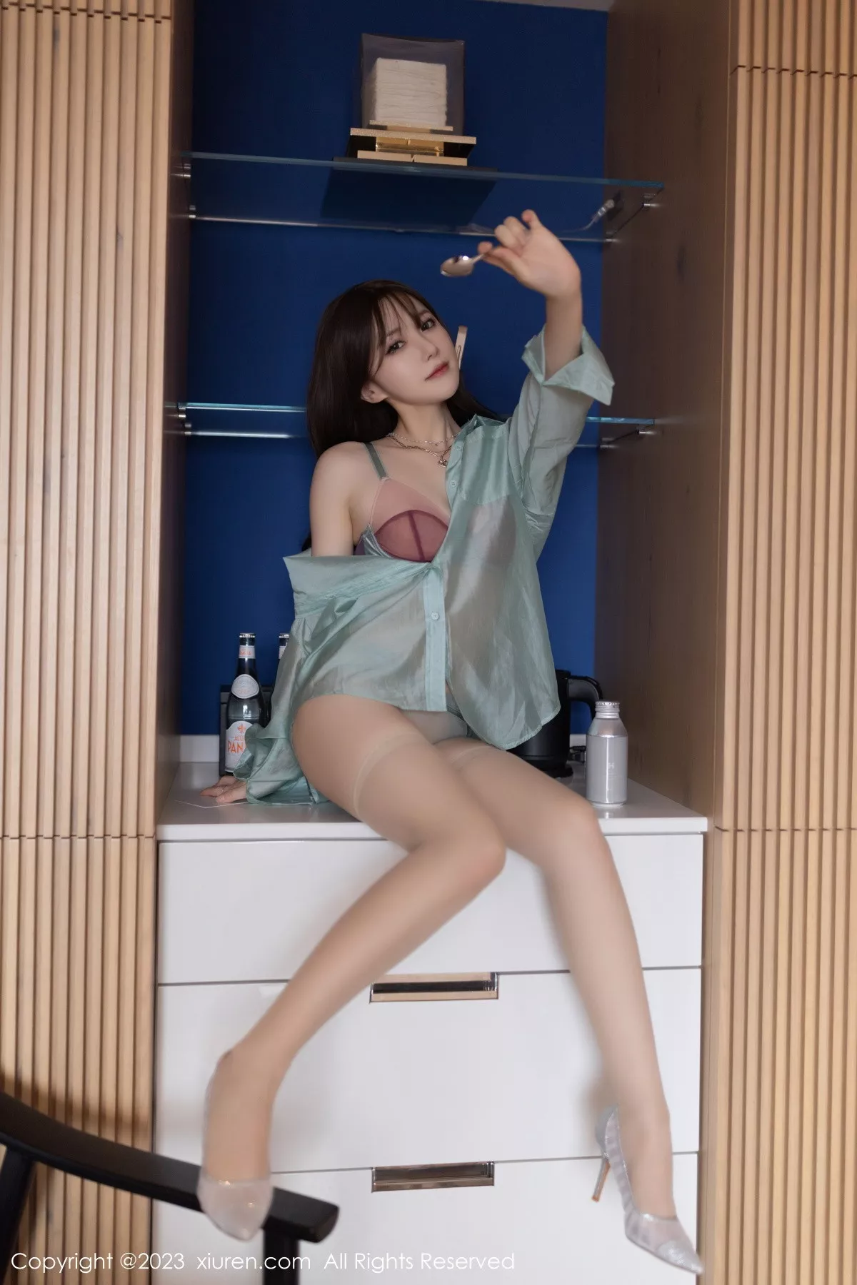 秀人集.com_[XiuRen秀人网]No.7721_模特鱼子酱Fish性感红灰色内衣配原色丝袜秀曼妙身姿迷人写真79P