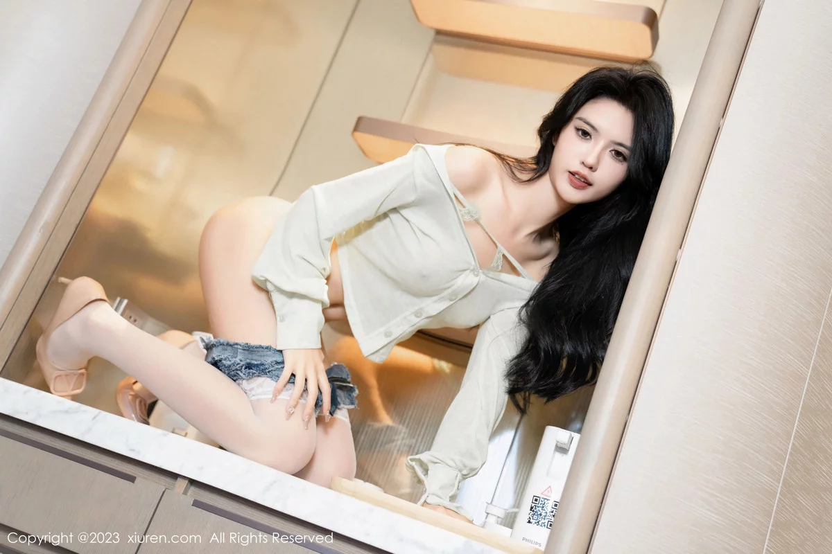 秀人集.com_[XiuRen秀人网]No.7874_模特浅浅Danny浅灰色上衣配超短牛仔裤半脱秀翘臀撩人诱惑写真59P