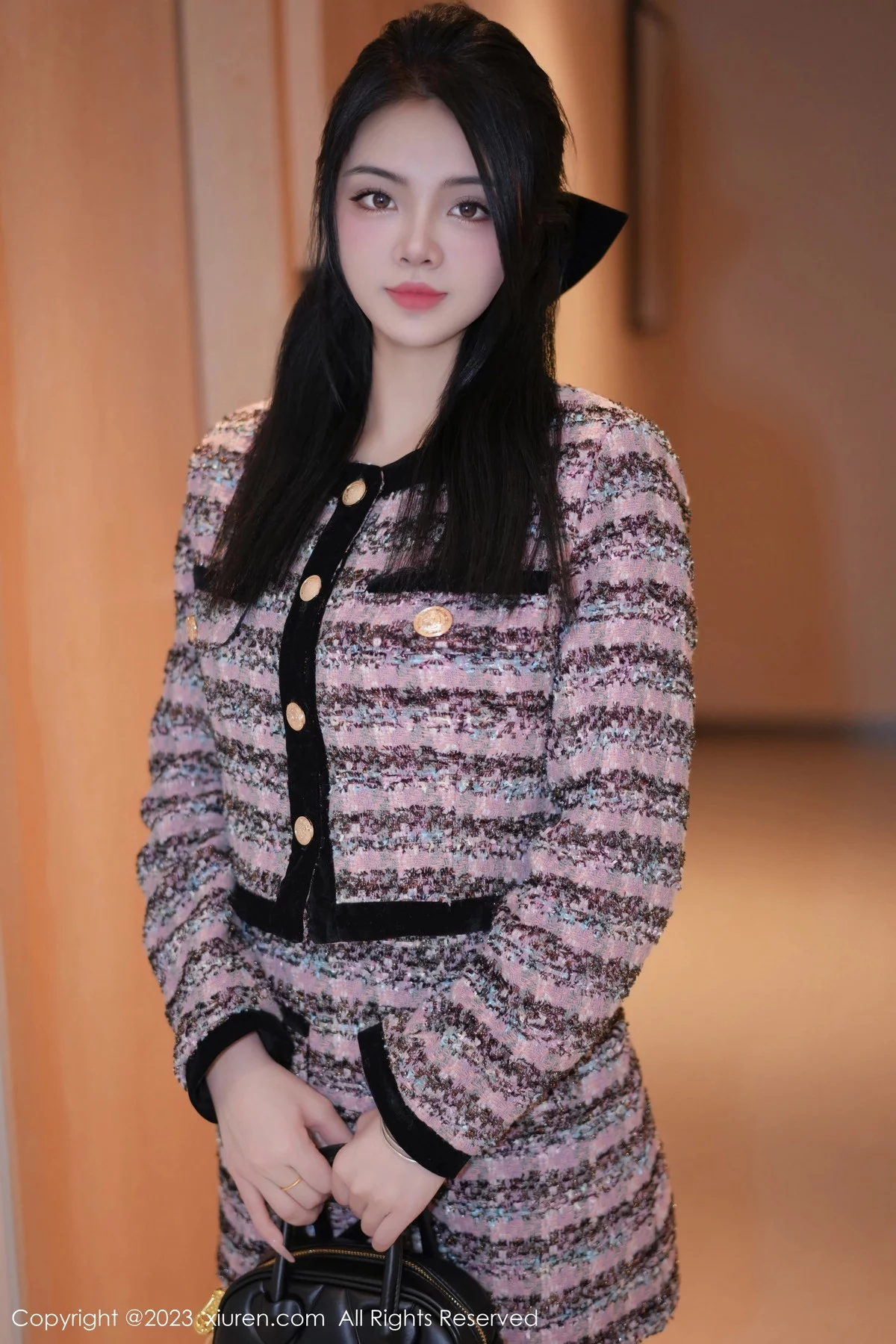 秀人集.com_[XiuRen秀人网]No.7877_模特媛宝儿boa性感暗粉短裙套装露黑色内衣秀曼妙身姿诱惑写真51P