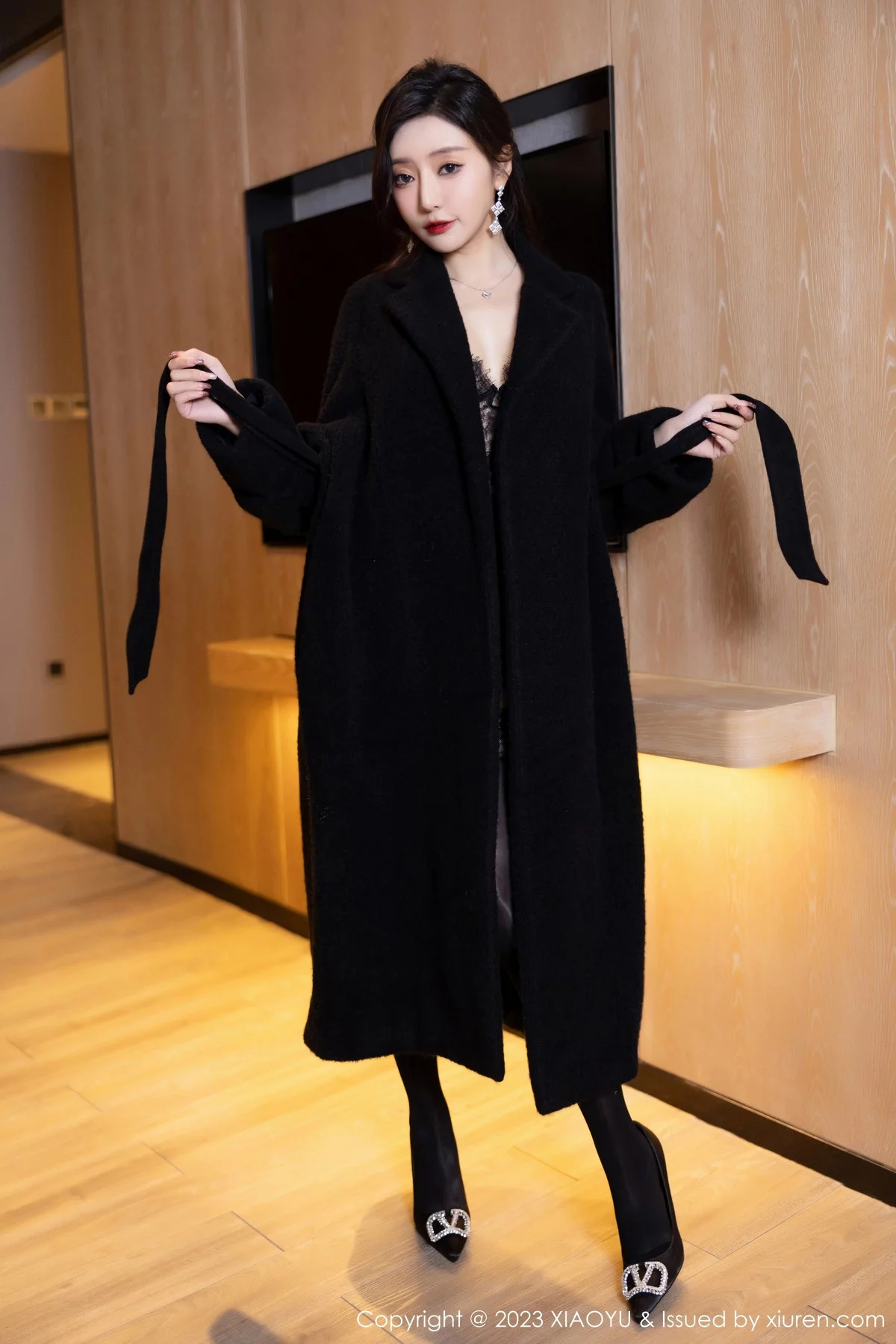 秀人集.com_[XiaoYu画语界]Vol.1174_女神王馨瑶yanni红色吊带连衣长裙+黑色蕾丝情趣服迷人诱惑写真84P