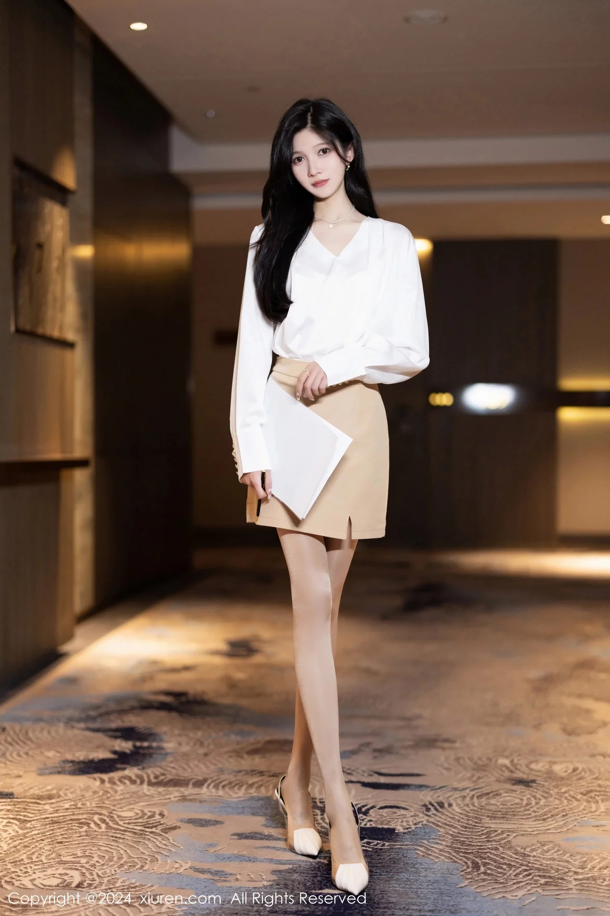 秀人集.com_[XiuRen秀人网]No.7906_模特程程程白上衣配杏色短裙露性感白色内衣秀苗条身材迷人写真82P