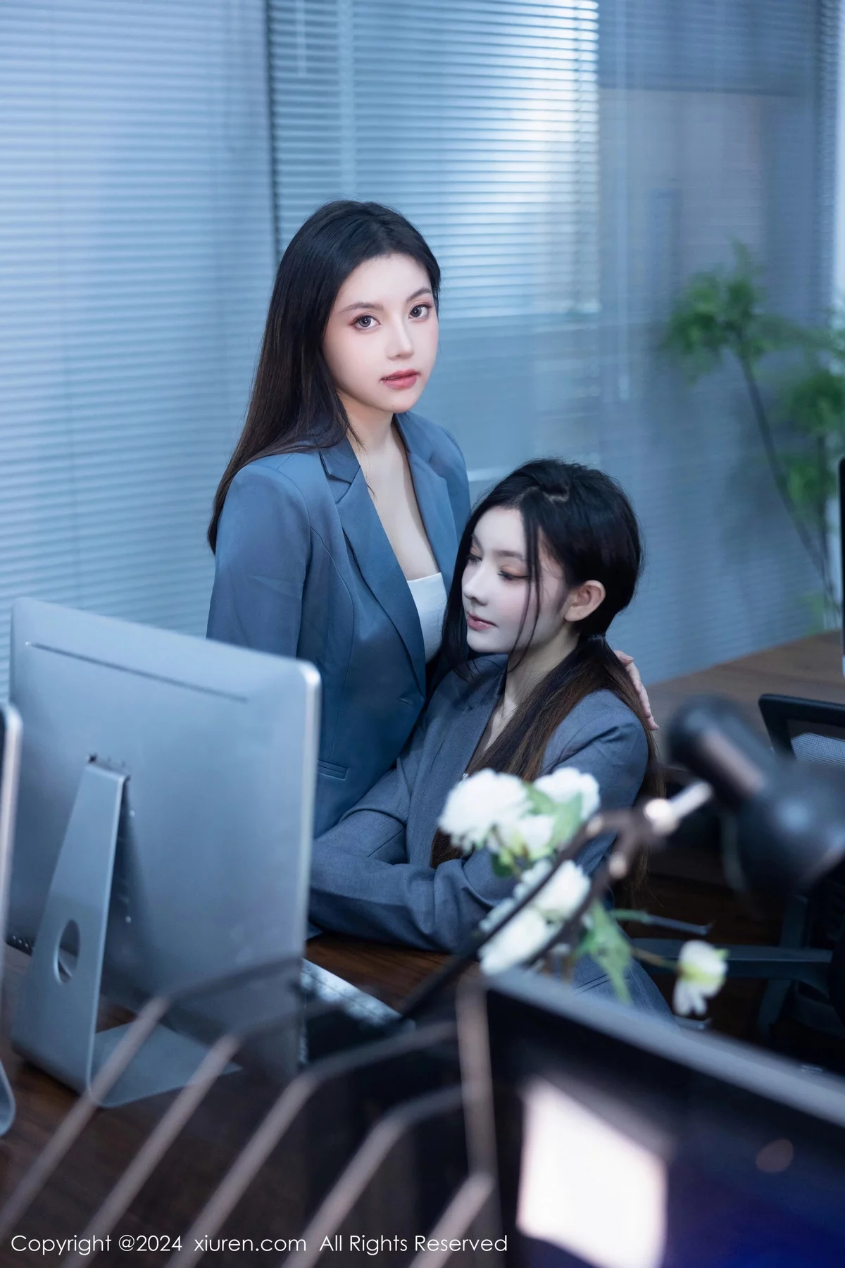 秀人集.com_[XiuRen秀人网]No.7923_模特合集公司场景豆瓣酱性感OL装扮配超薄黑丝完美诱惑写真104P