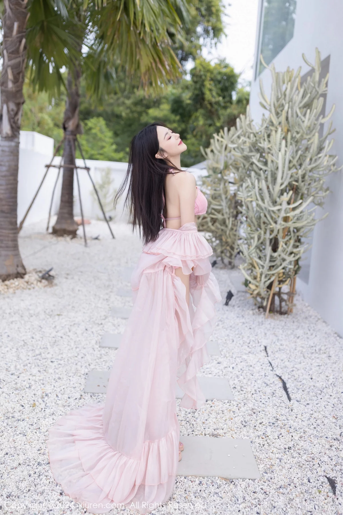 秀人集.com_[XiuRen秀人网]No.7920_模特鱼子酱Fish泳池边性感粉色比基尼服饰秀曼妙身姿诱惑写真81P