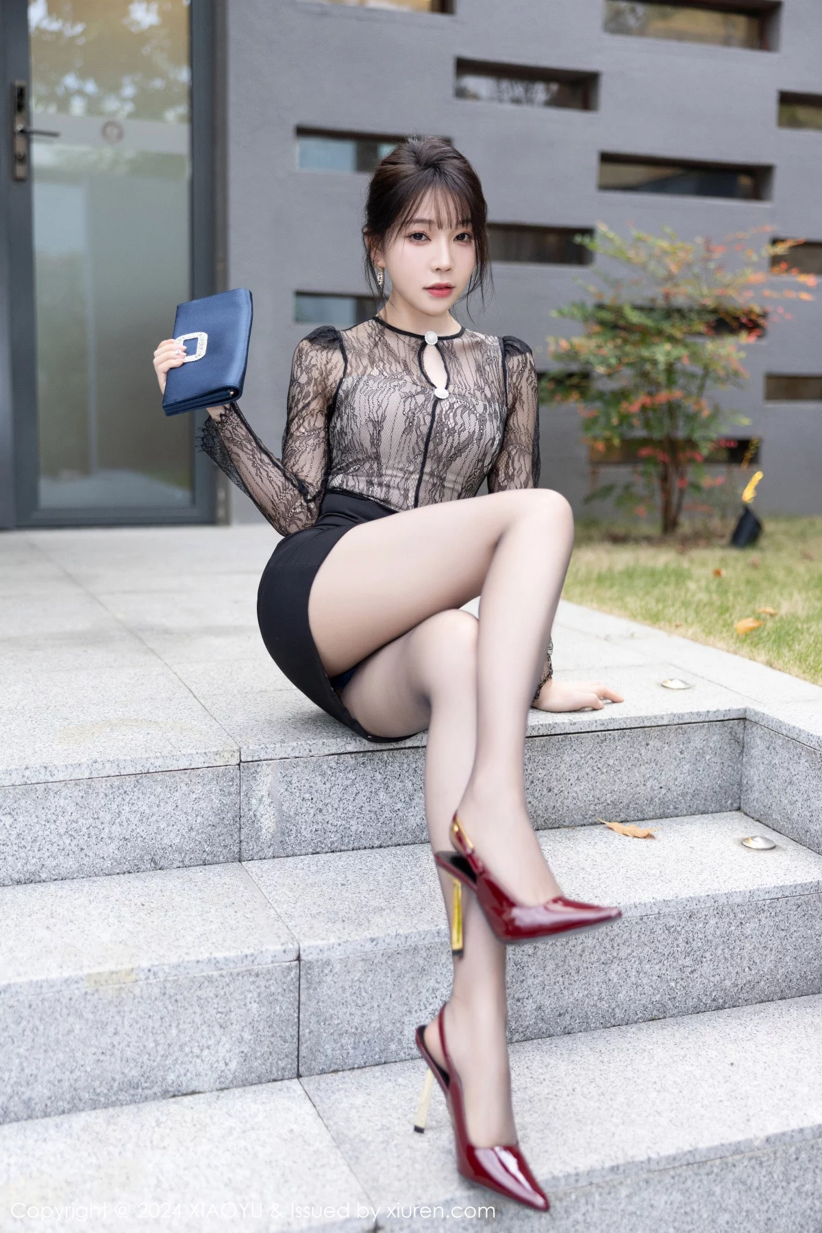 秀人集.com_[XiaoYu画语界]Vol.1181_女神徐莉芝Booty黑色轻透连衣裙露蓝色内衣秀曼妙身姿诱惑写真84P