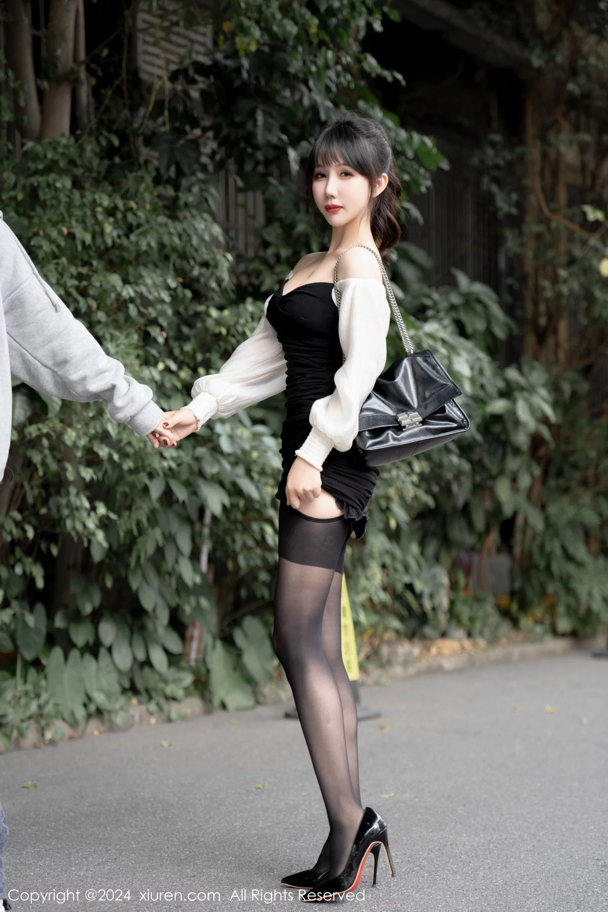 秀人集.com_[XiuRen秀人网]No.7930_模特波巧酱Al女友主题私房大尺度全果秀火辣身材遮点诱惑写真86P