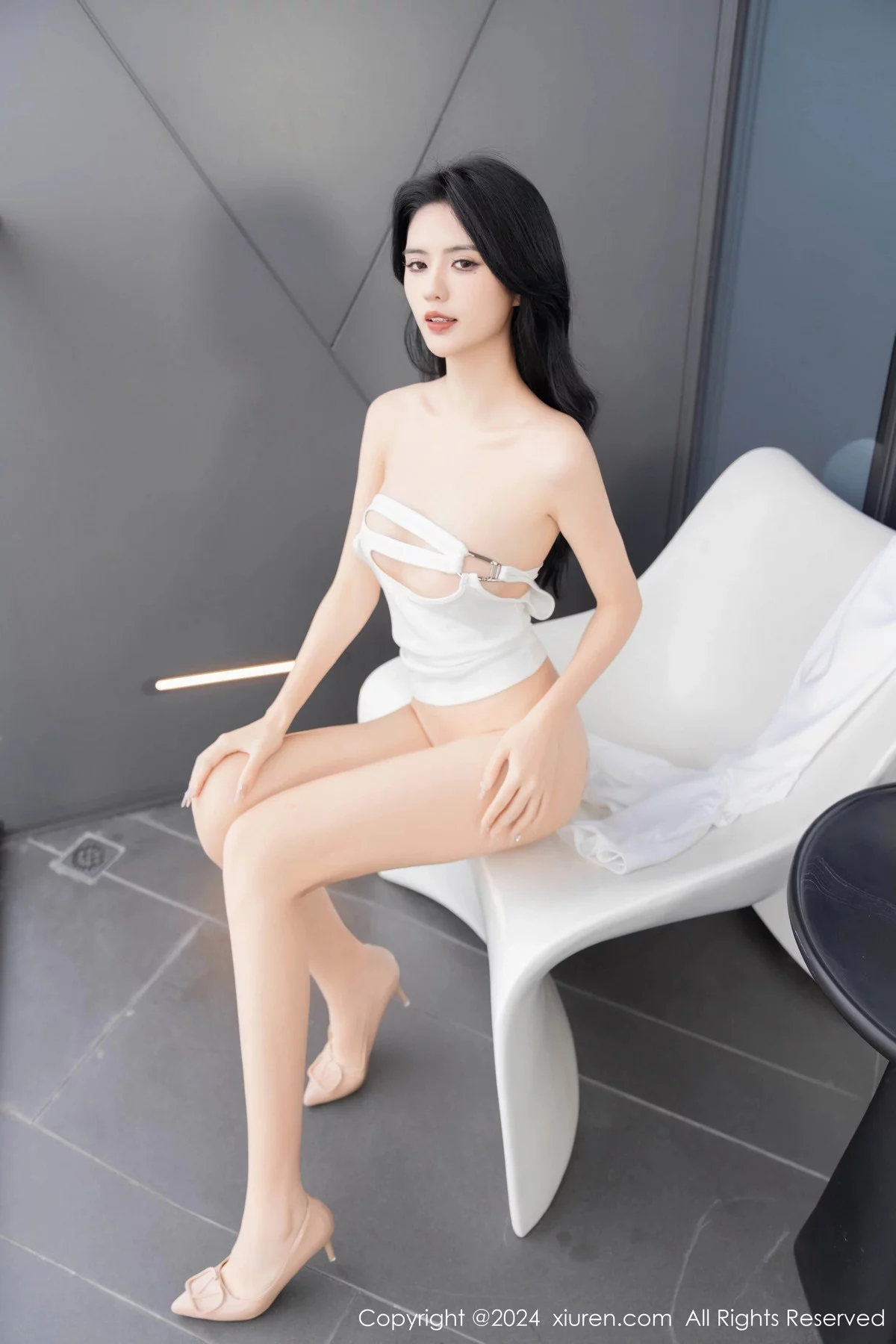 秀人集.com_[XiuRen秀人网]No.7937_模特浅浅Danny性感简约白色套装露白色内衣秀曼妙身姿诱惑写真82P