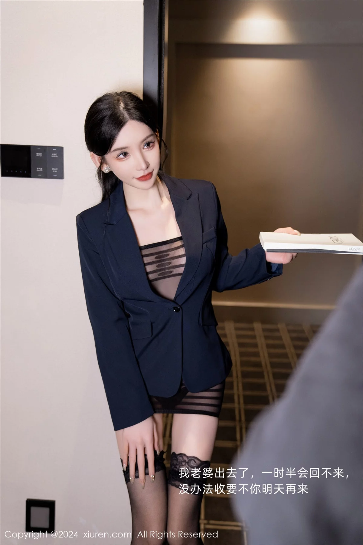 秀人集.com_[XiuRen秀人网]No.7956_女神周于希Sally性感深色上衣露超薄黑丝秀惹火身材撩人诱惑写真98P