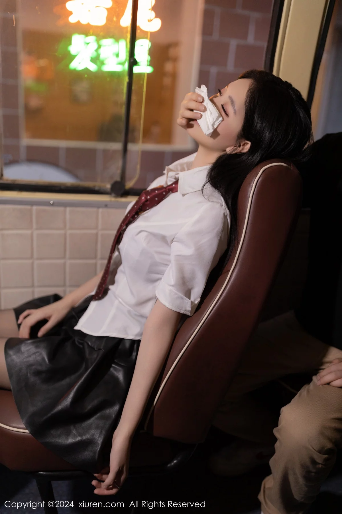 秀人集.com_[XiuRen秀人网]No.7957_模特幼幼性感学妹装扮红色蕾丝内衣配破烂黑丝秀美腿诱惑写真80P