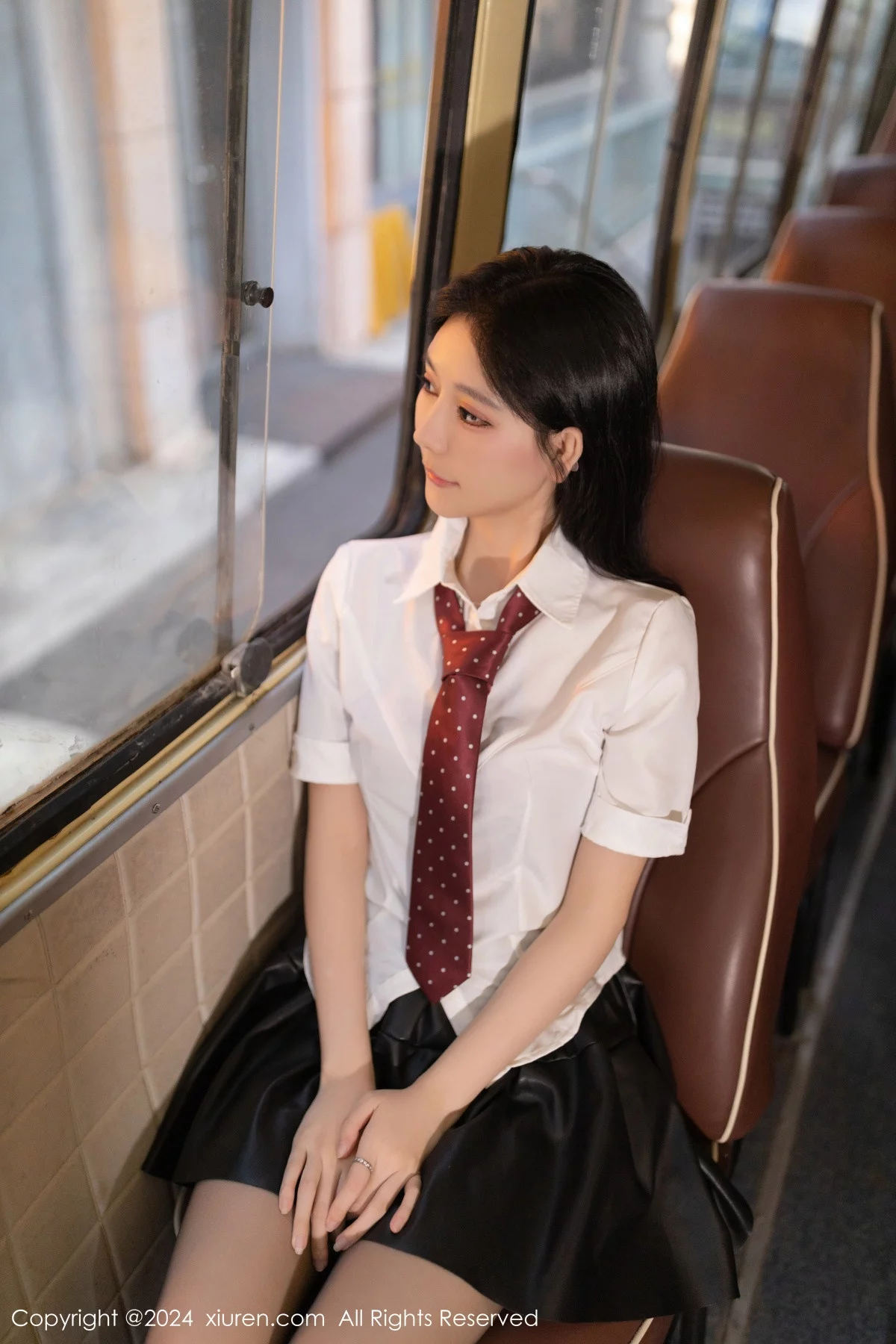 秀人集.com_[XiuRen秀人网]No.7957_模特幼幼性感学妹装扮红色蕾丝内衣配破烂黑丝秀美腿诱惑写真80P