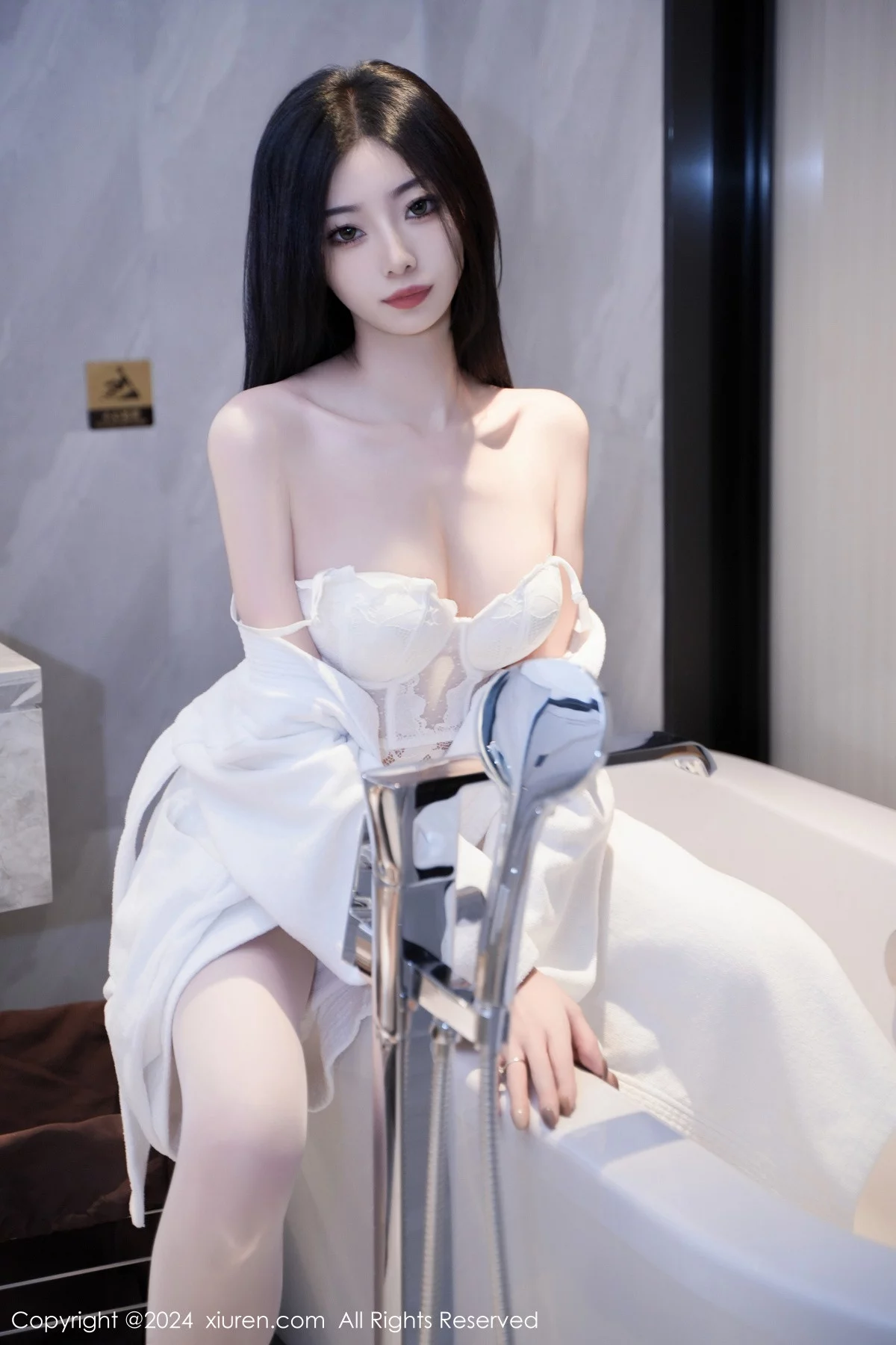 秀人集.com_[XiuRen秀人网]No.7960_模特安琪Yee白色睡袍露性感白色蕾丝情趣内衣秀丰腴身材诱惑写真64P