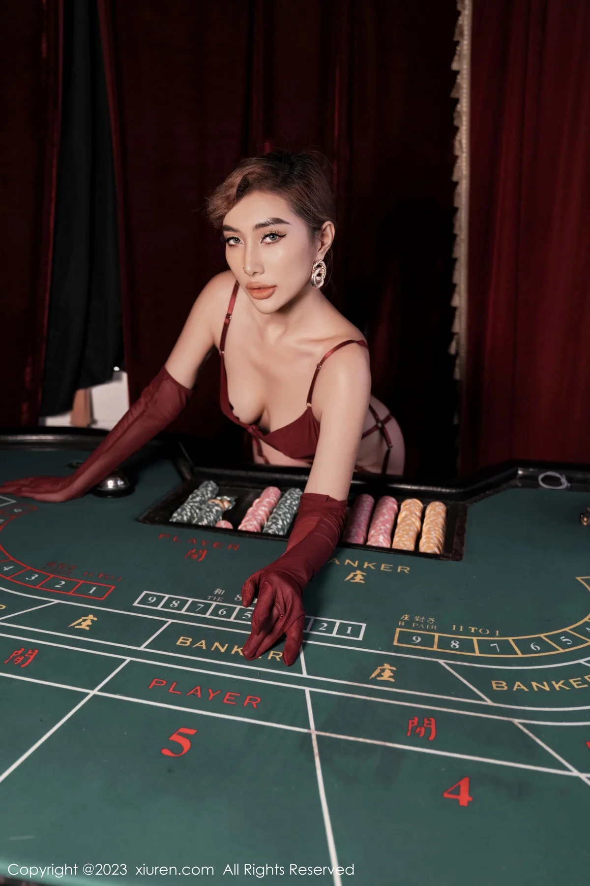 秀人集.com_[XiuRen秀人网]No.7832_模特Mina米娜性感暗红色吊带短裙配黑丝袜秀完美身材诱惑写真83P