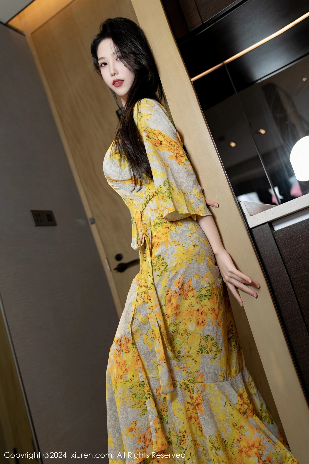 秀人集.com_[XiuRen秀人网]No.7981_模特利世情节拍摄性感黄色连衣裙露白色蕾丝内衣完美诱惑写真99P