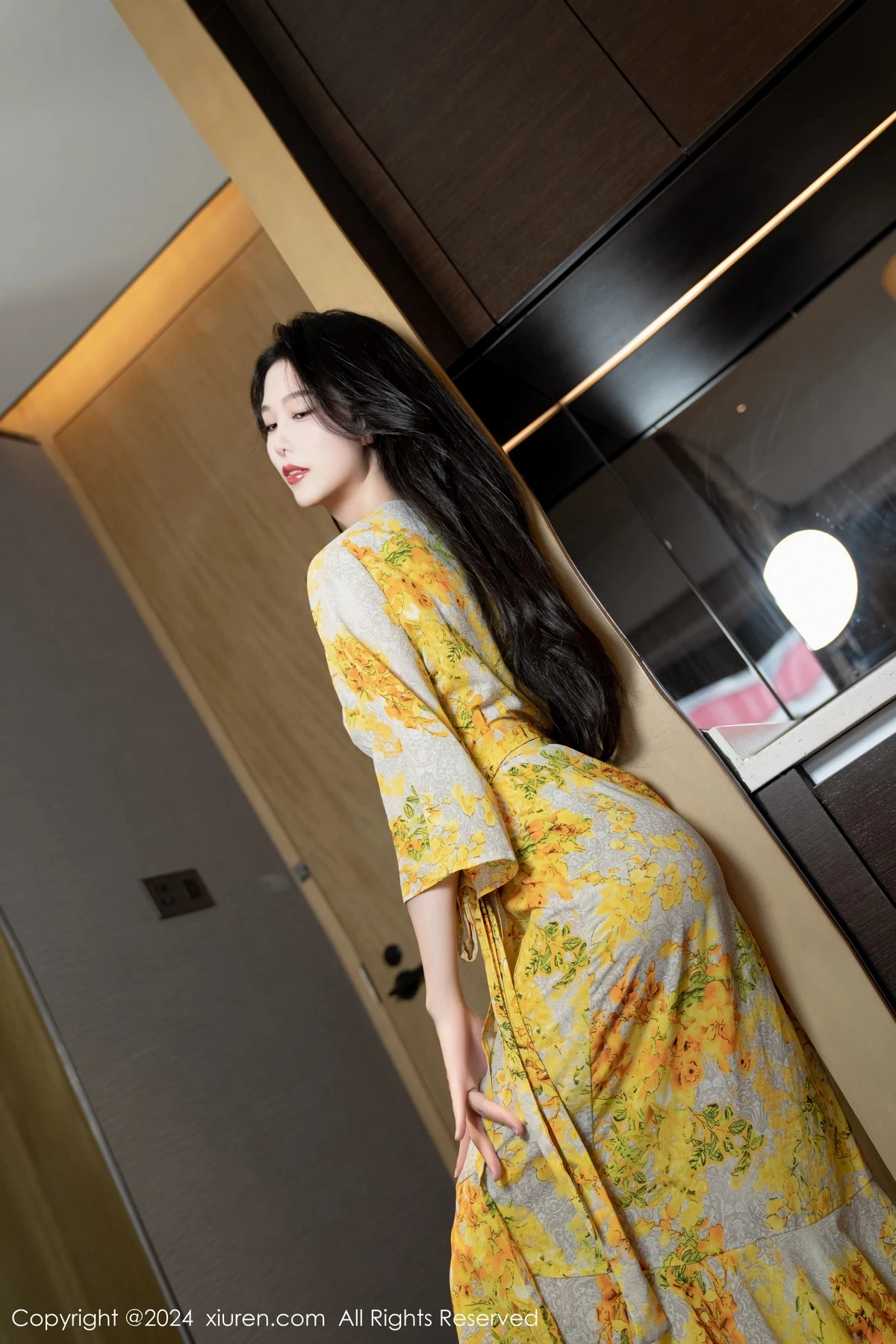 秀人集.com_[XiuRen秀人网]No.7981_模特利世情节拍摄性感黄色连衣裙露白色蕾丝内衣完美诱惑写真99P