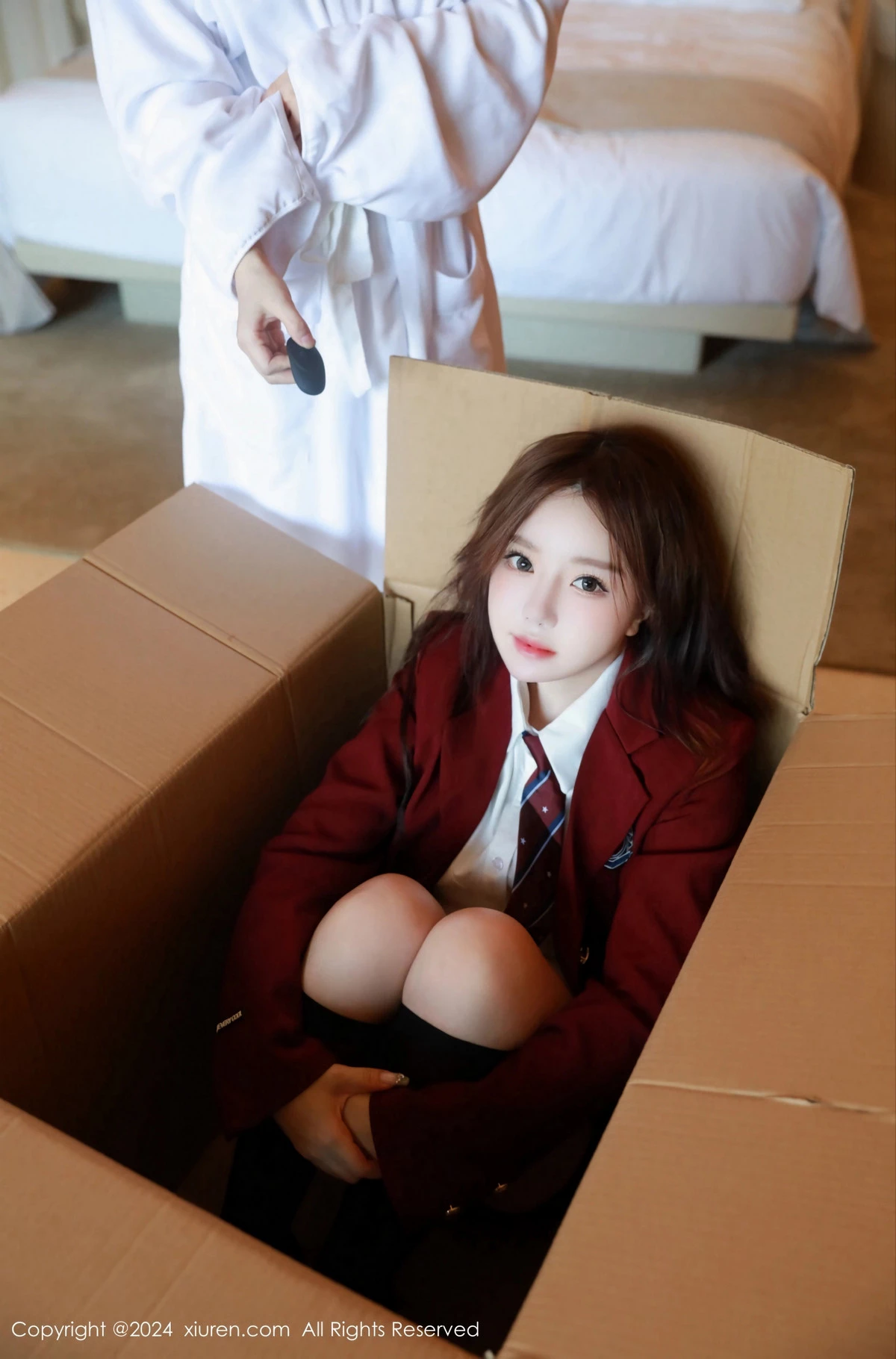 秀人集.com_[XiuRen秀人网]No.8044_模特小薯条nienie性感红色制服露黑色线式情趣内衣惹火诱惑写真74P