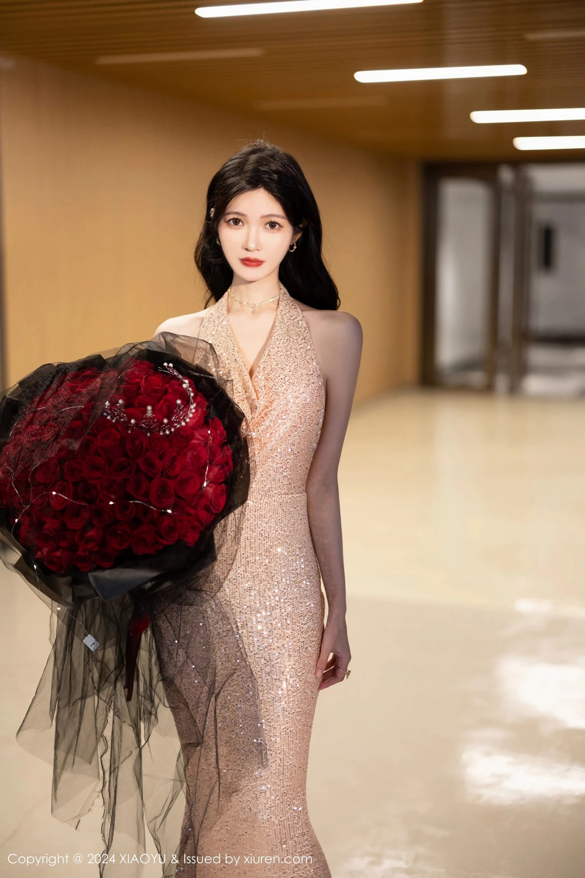 秀人集.com_[XiaoYu画语界]Vol.1195_模特程程程银色连衣长裙+黑色轻透情趣服饰秀曼妙身姿诱惑写真91P