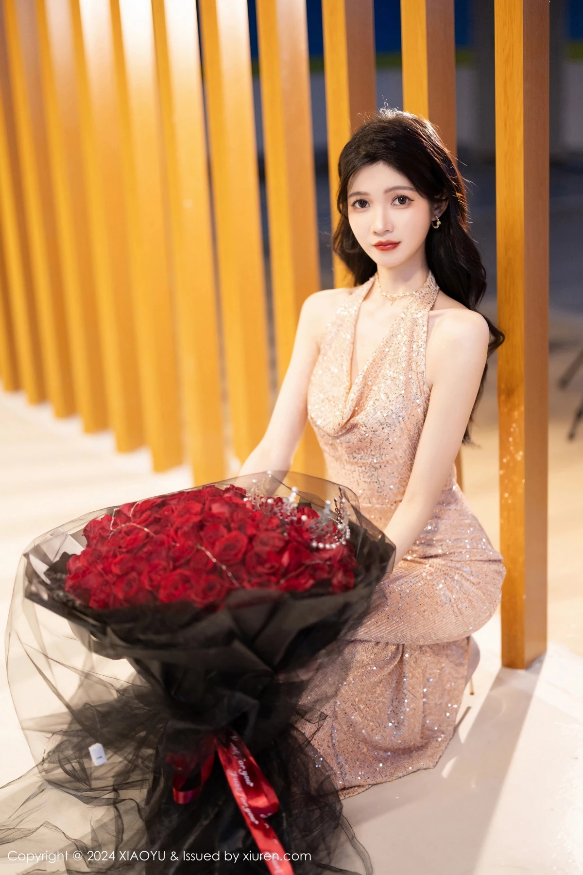 秀人集.com_[XiaoYu画语界]Vol.1195_模特程程程银色连衣长裙+黑色轻透情趣服饰秀曼妙身姿诱惑写真91P