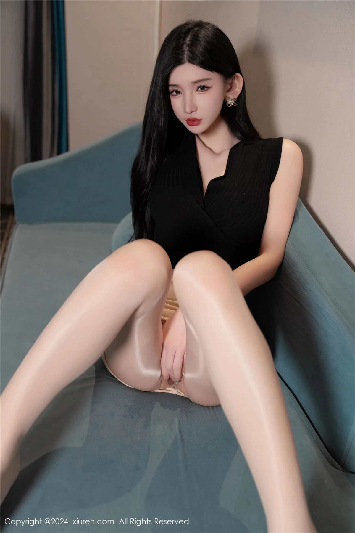 秀人集.com_[XiuRen秀人网]No.8057_女神周于希Sally性感黑色情趣服饰配破烂黑丝秀翘臀美腿诱惑写真112P