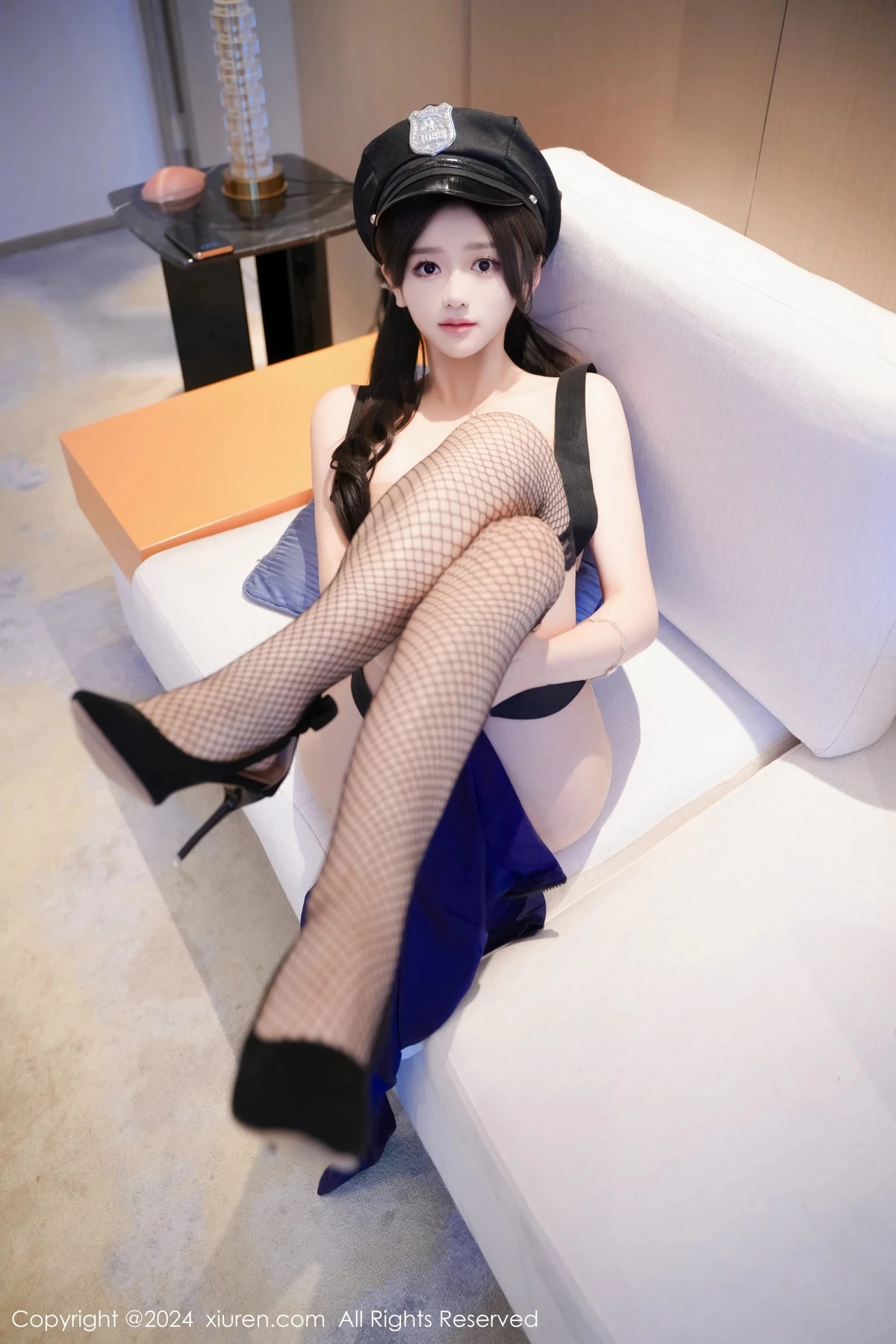 秀人集.com_[XiuRen秀人网]No.8066_新人模特奶茶味的包子性感深蓝情趣制服配黑丝吊袜极致魅惑写真66P