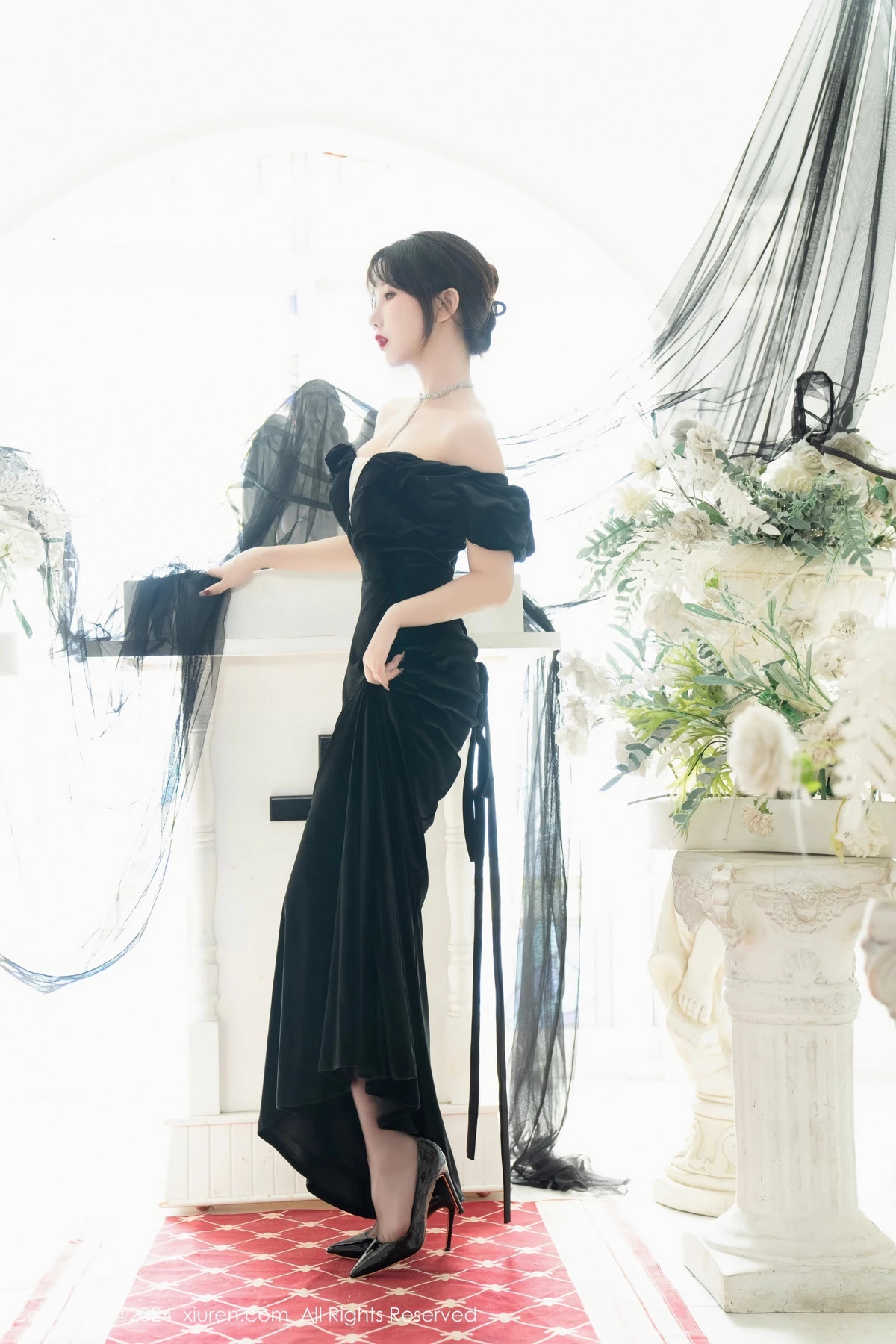 秀人集.com_[XiuRen秀人网]No.8070_模特波巧酱性感黑色长裙露黑色蕾丝内衣配超薄黑丝极致魅惑写真87P